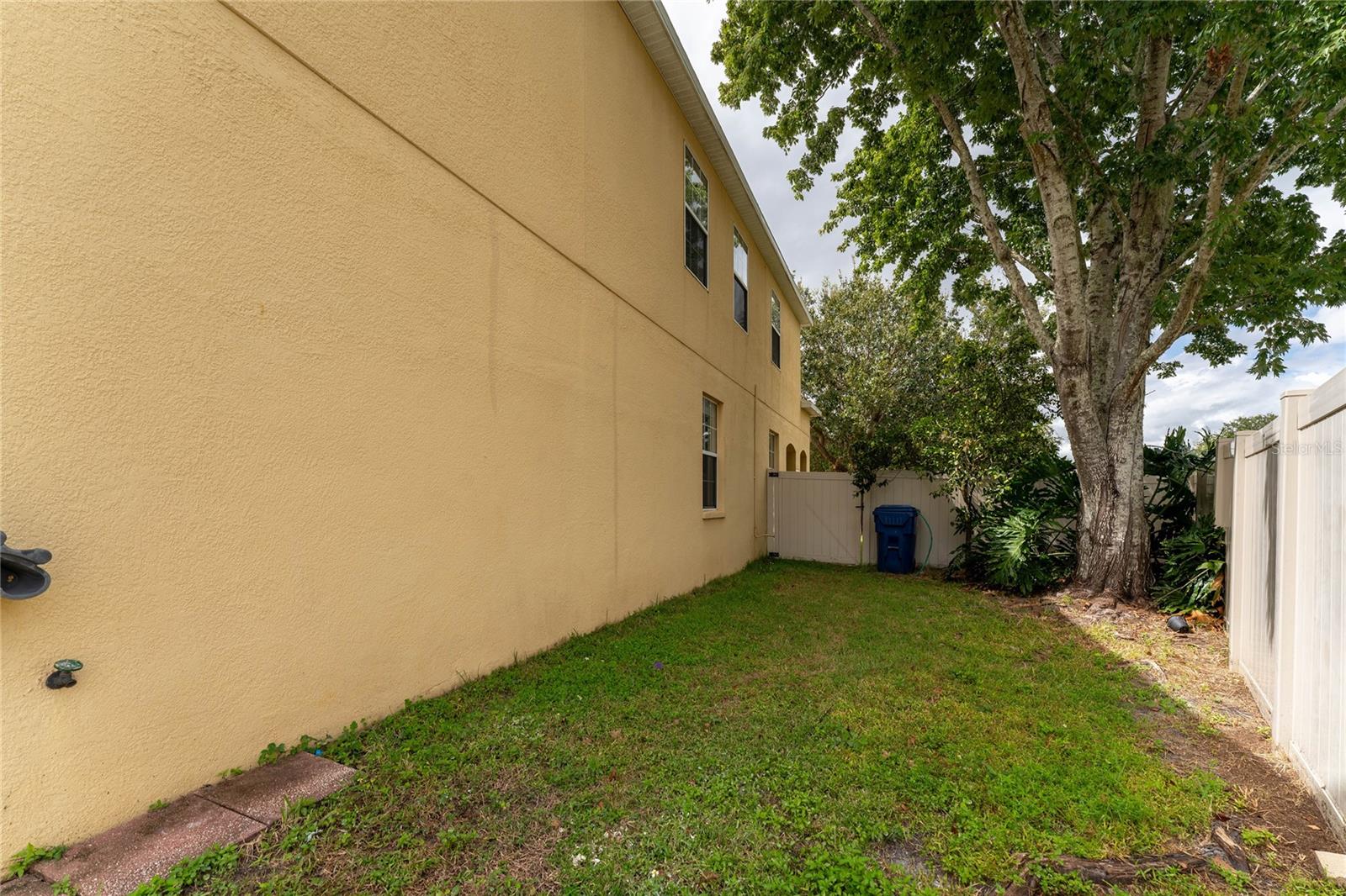 9142 LANTERN OAK WAY