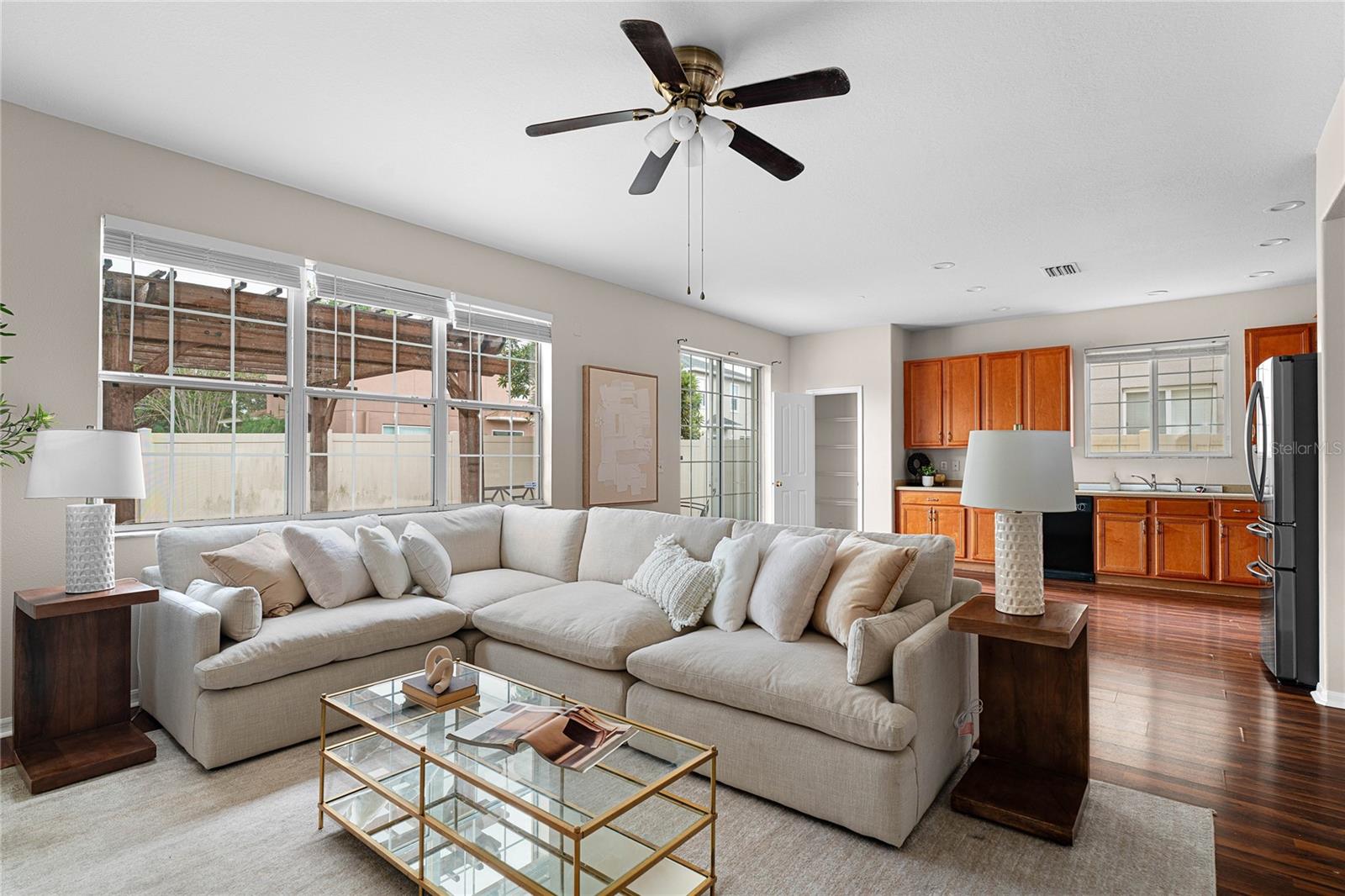 9142 LANTERN OAK WAY