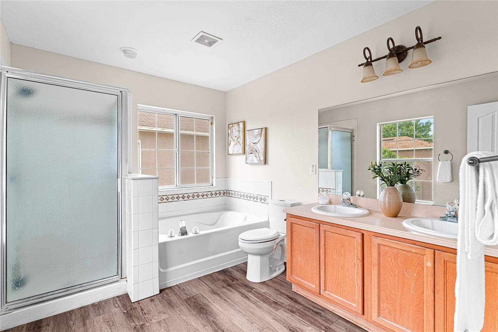 9142 LANTERN OAK WAY