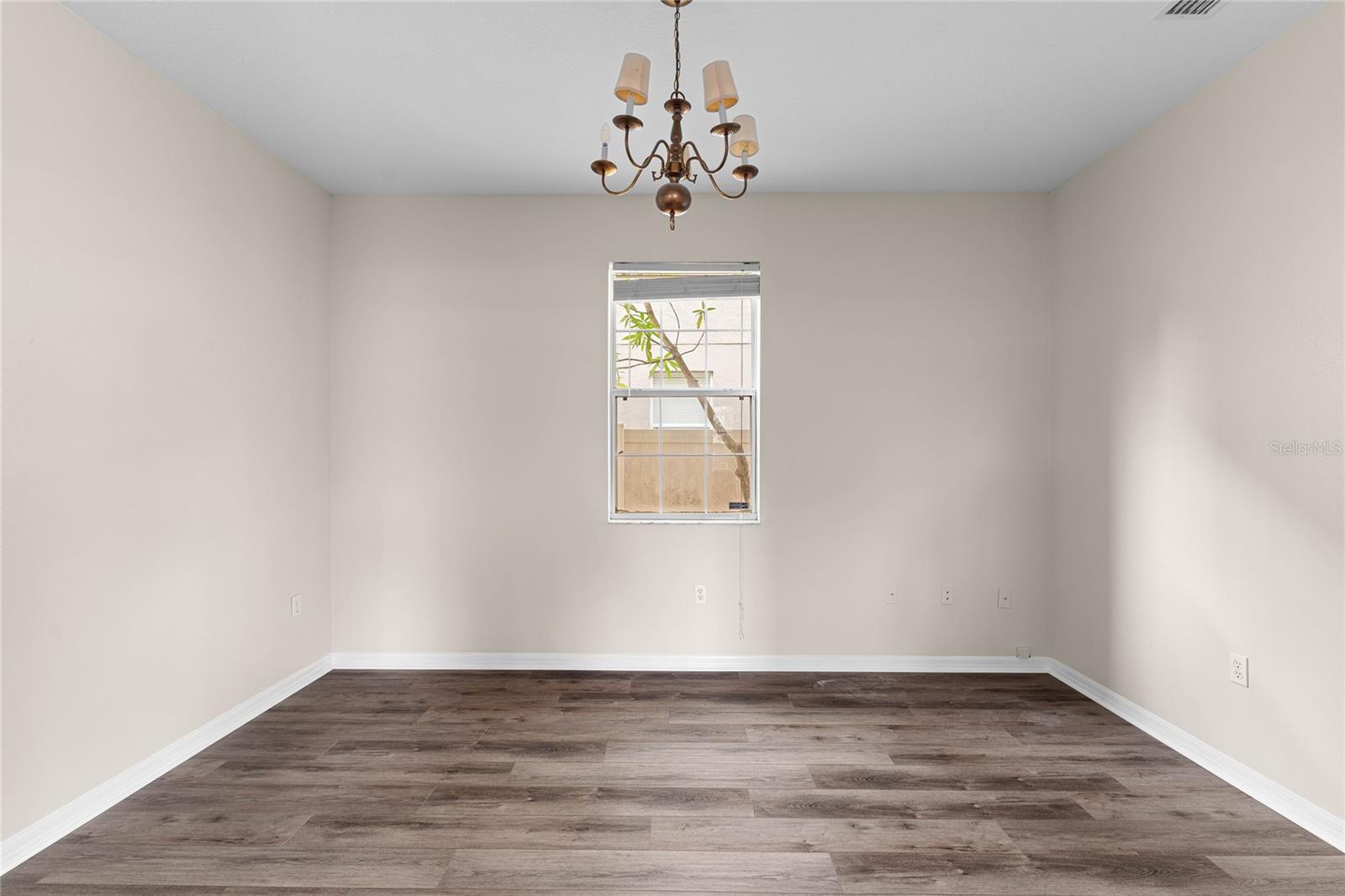 9142 LANTERN OAK WAY