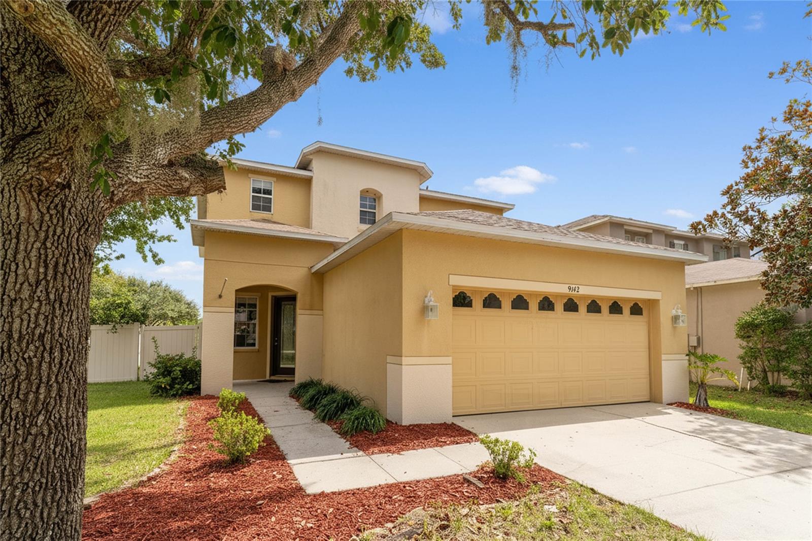 9142 LANTERN OAK WAY