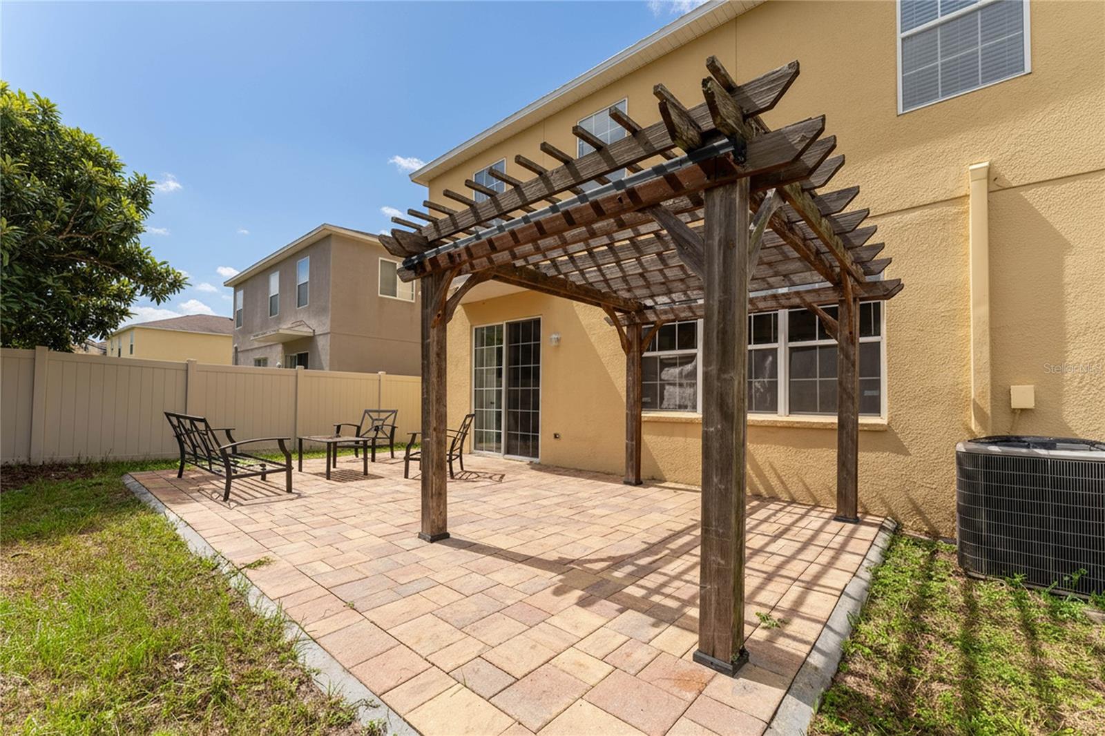 9142 LANTERN OAK WAY