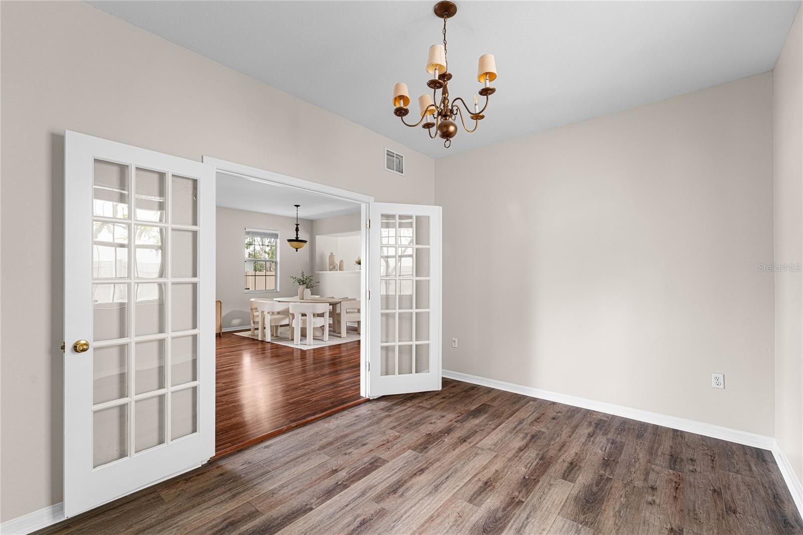 9142 LANTERN OAK WAY