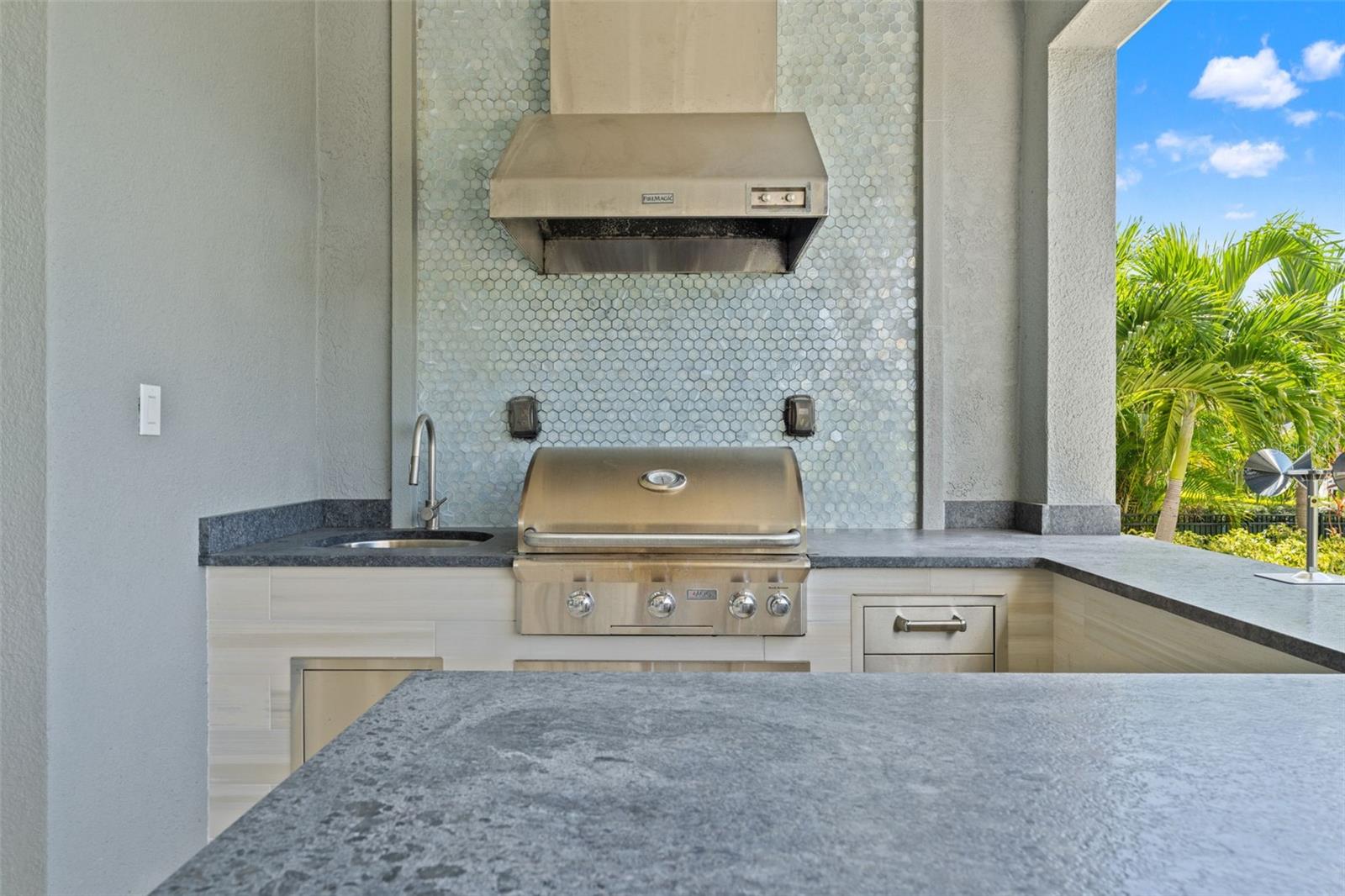 4148 ROCKY SHORES DR