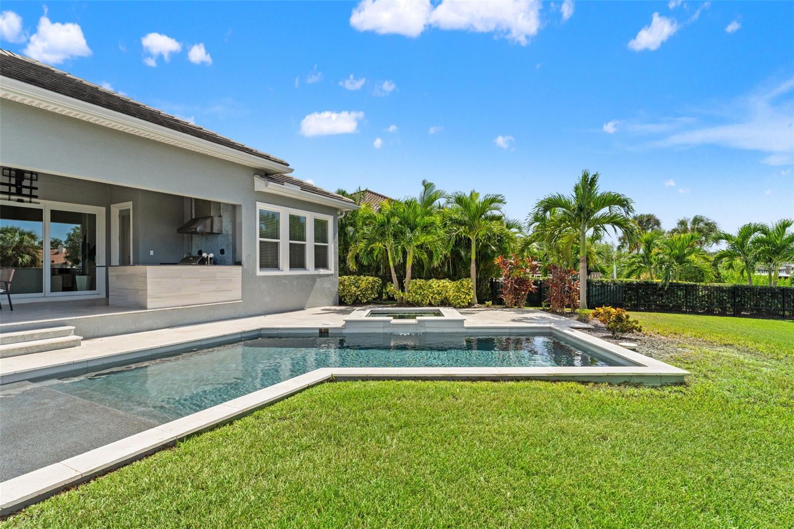 4148 ROCKY SHORES DR