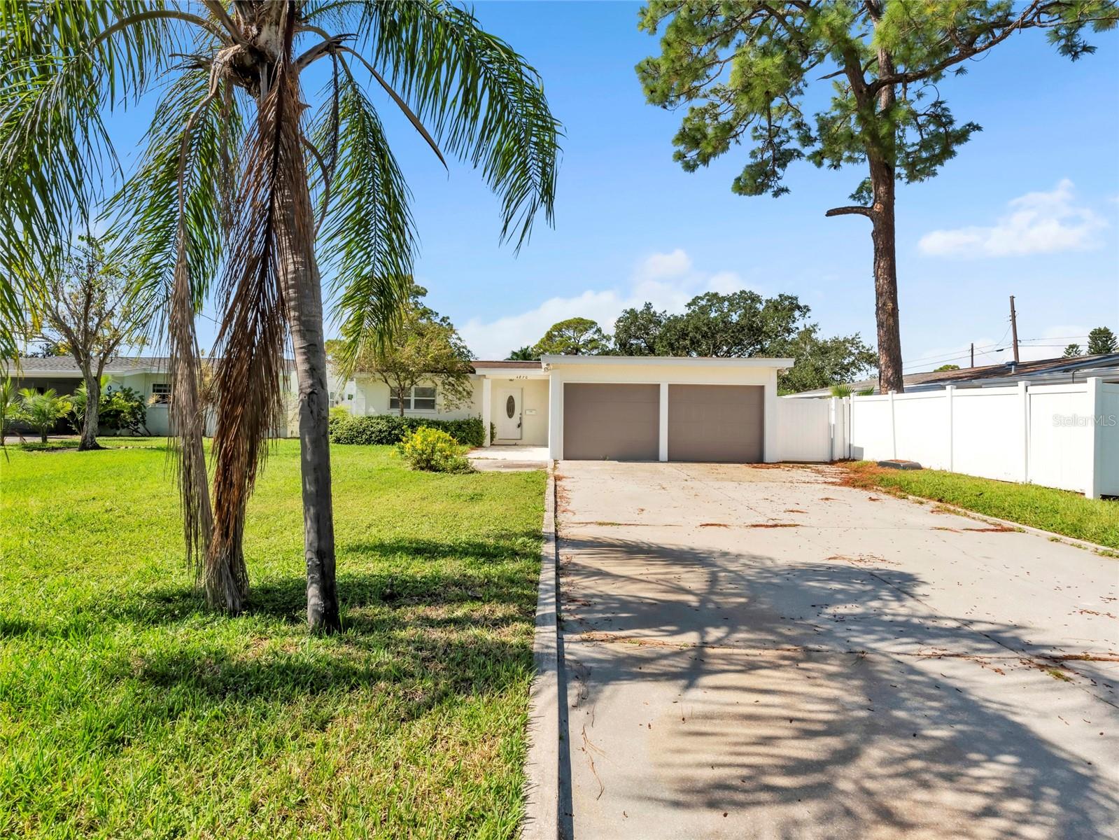 4870 VENETIAN BLVD NE