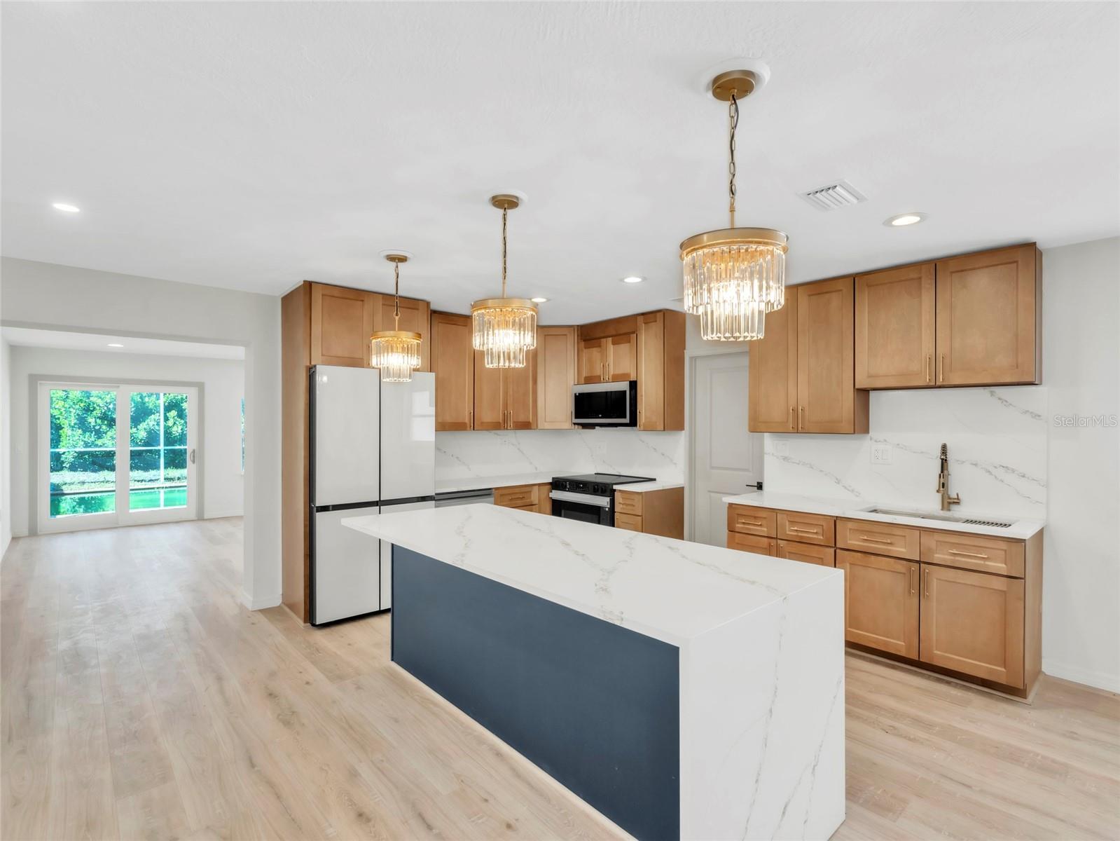 4870 VENETIAN BLVD NE