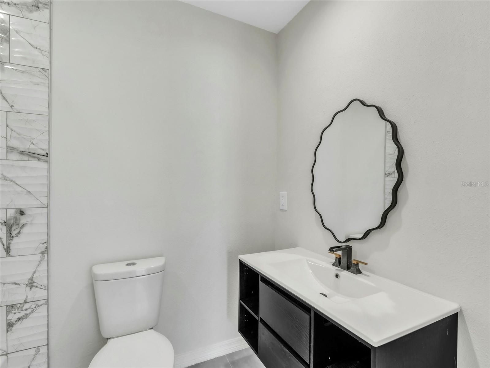 4870 VENETIAN BLVD NE