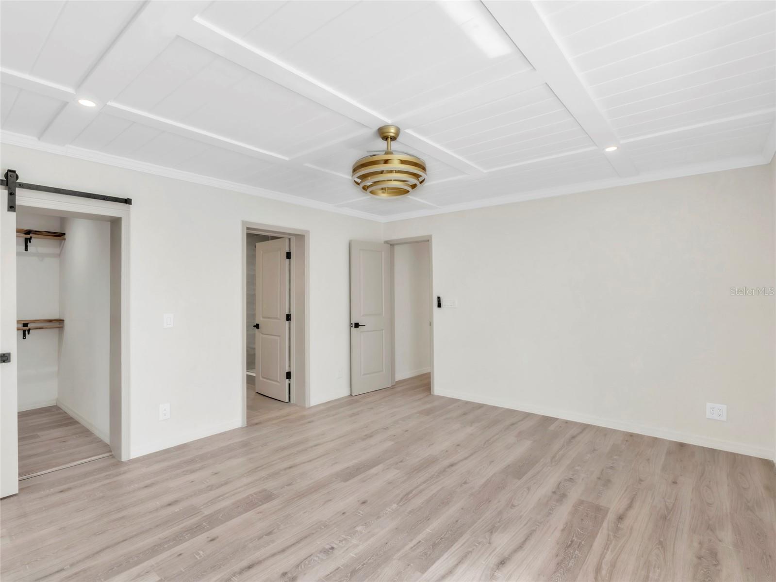 4870 VENETIAN BLVD NE