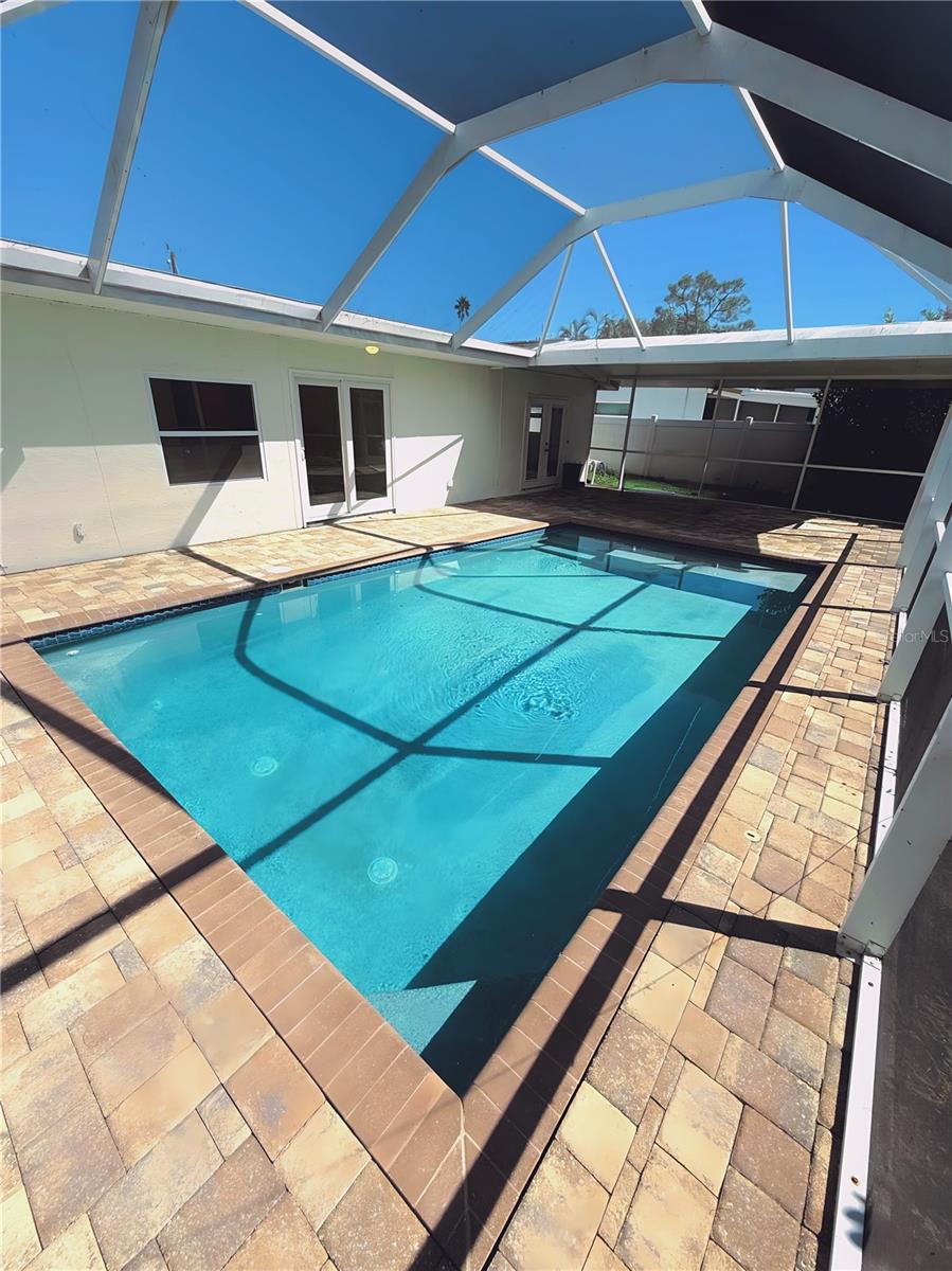 4870 VENETIAN BLVD NE