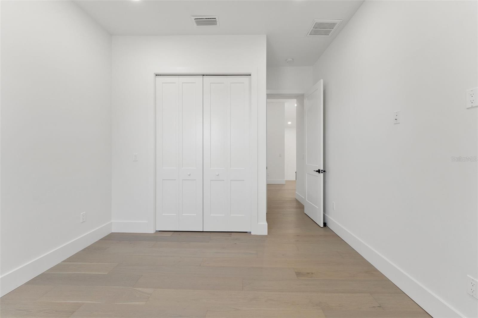 3817 W SAN NICHOLAS ST