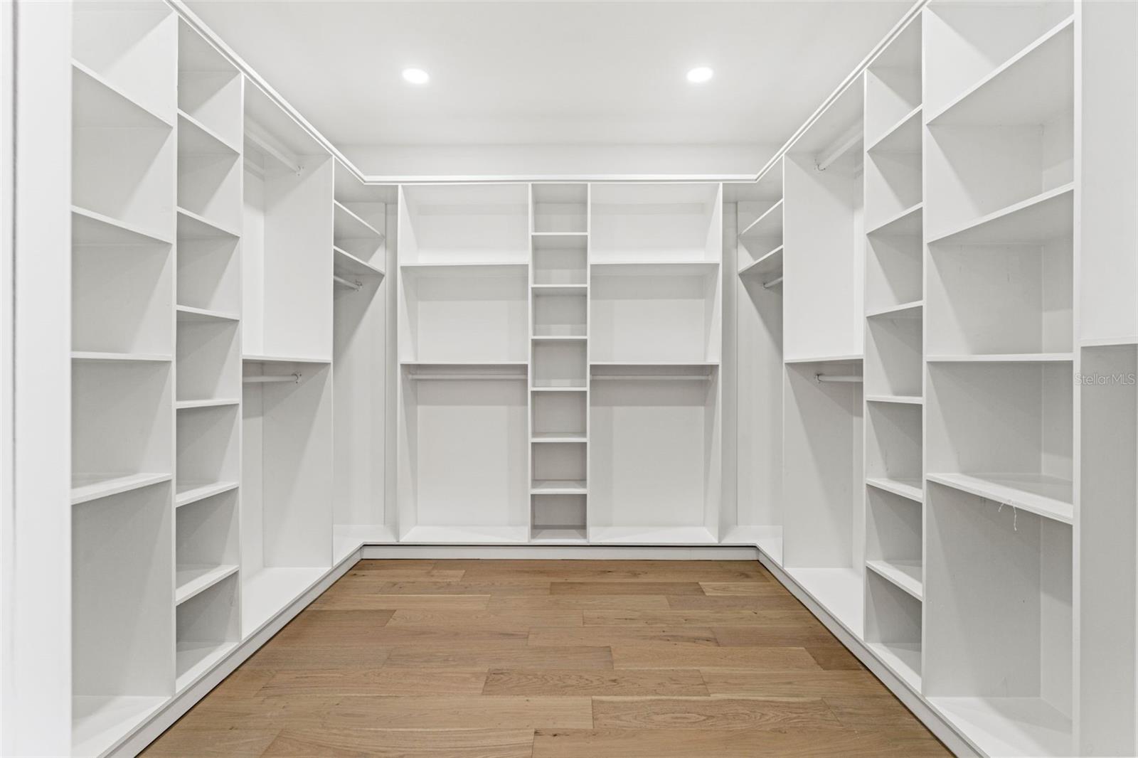 3817 W SAN NICHOLAS ST