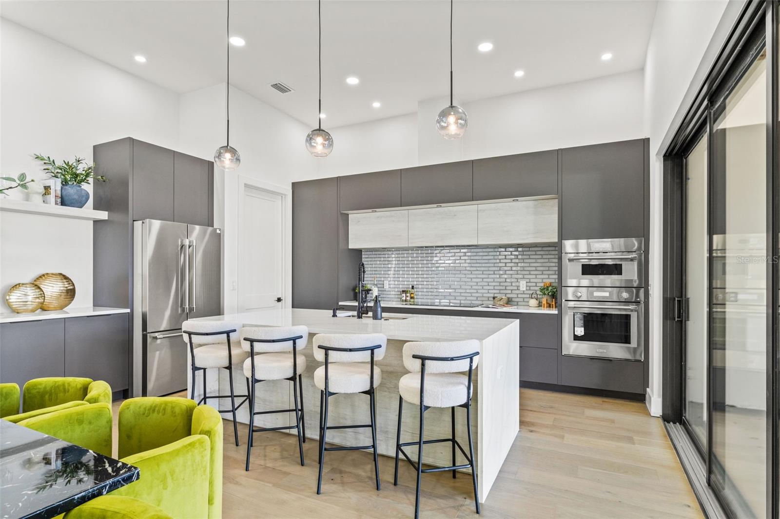 3817 W SAN NICHOLAS ST