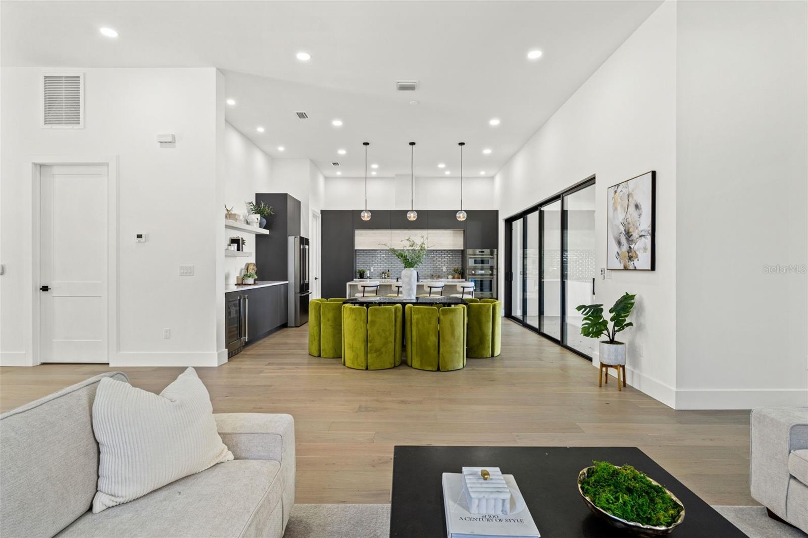 3817 W SAN NICHOLAS ST