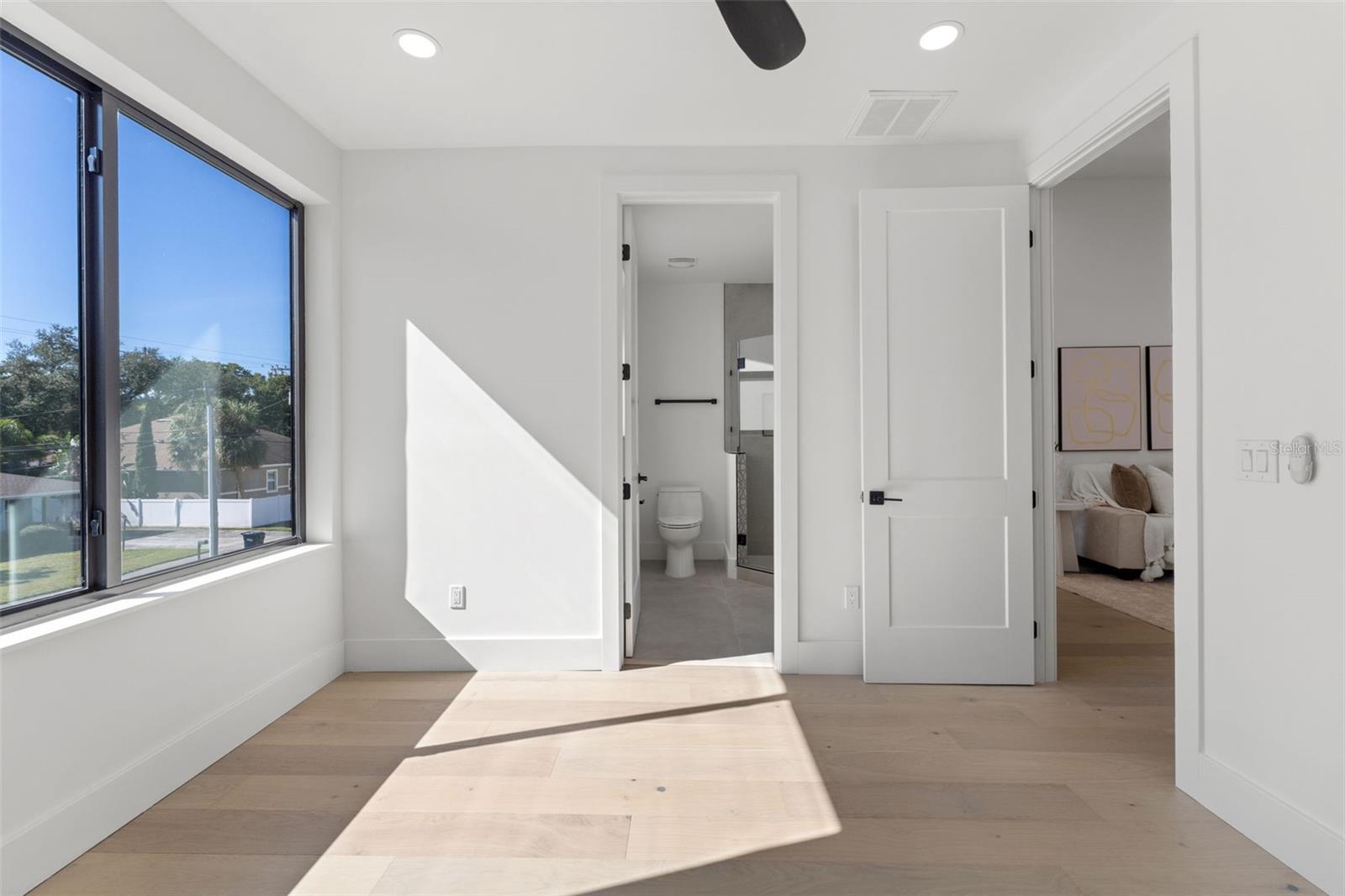 3817 W SAN NICHOLAS ST