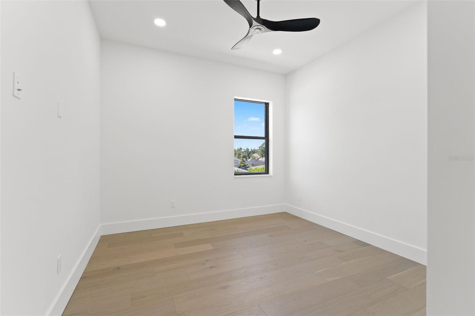 3817 W SAN NICHOLAS ST