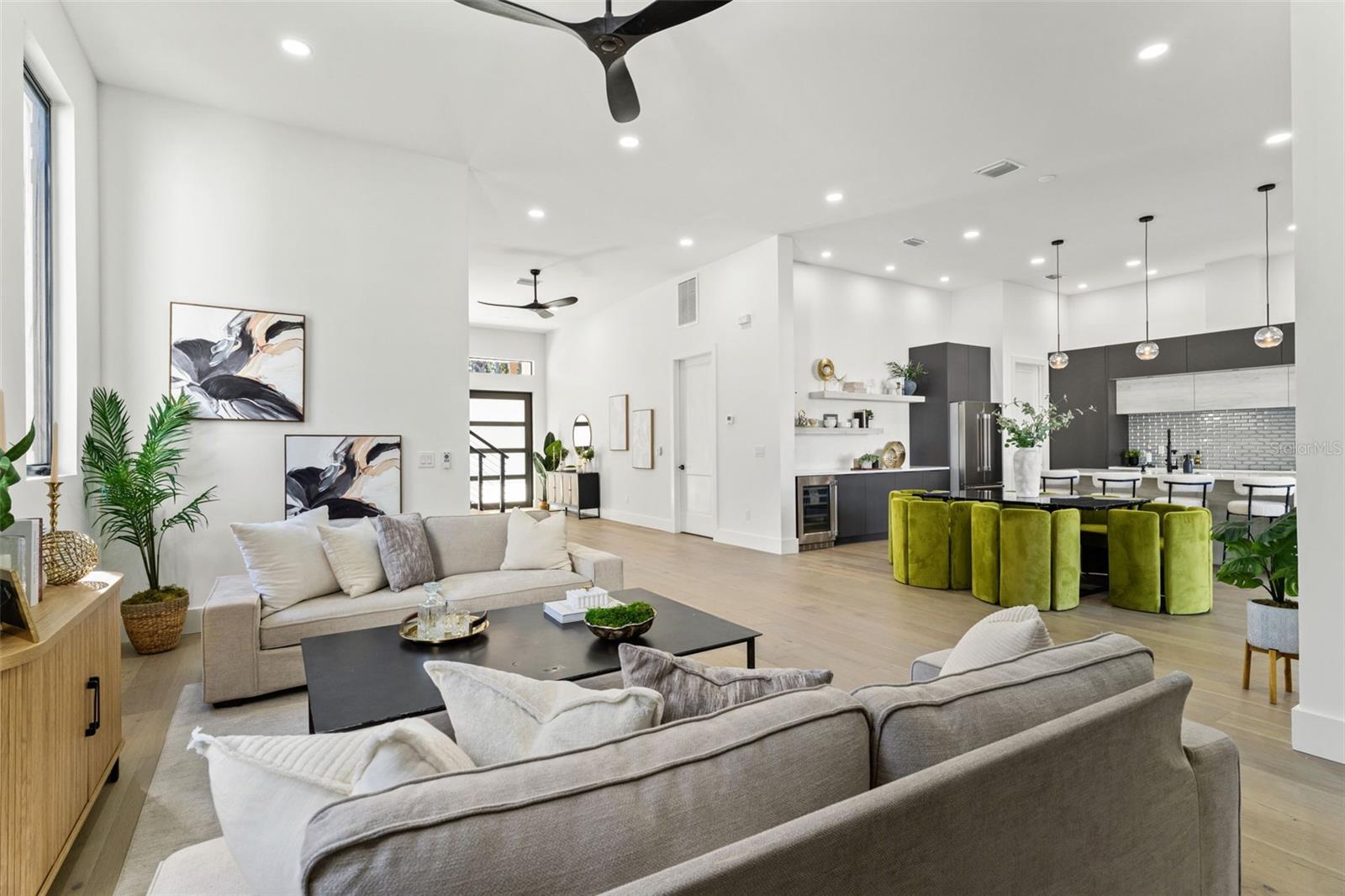 3817 W SAN NICHOLAS ST