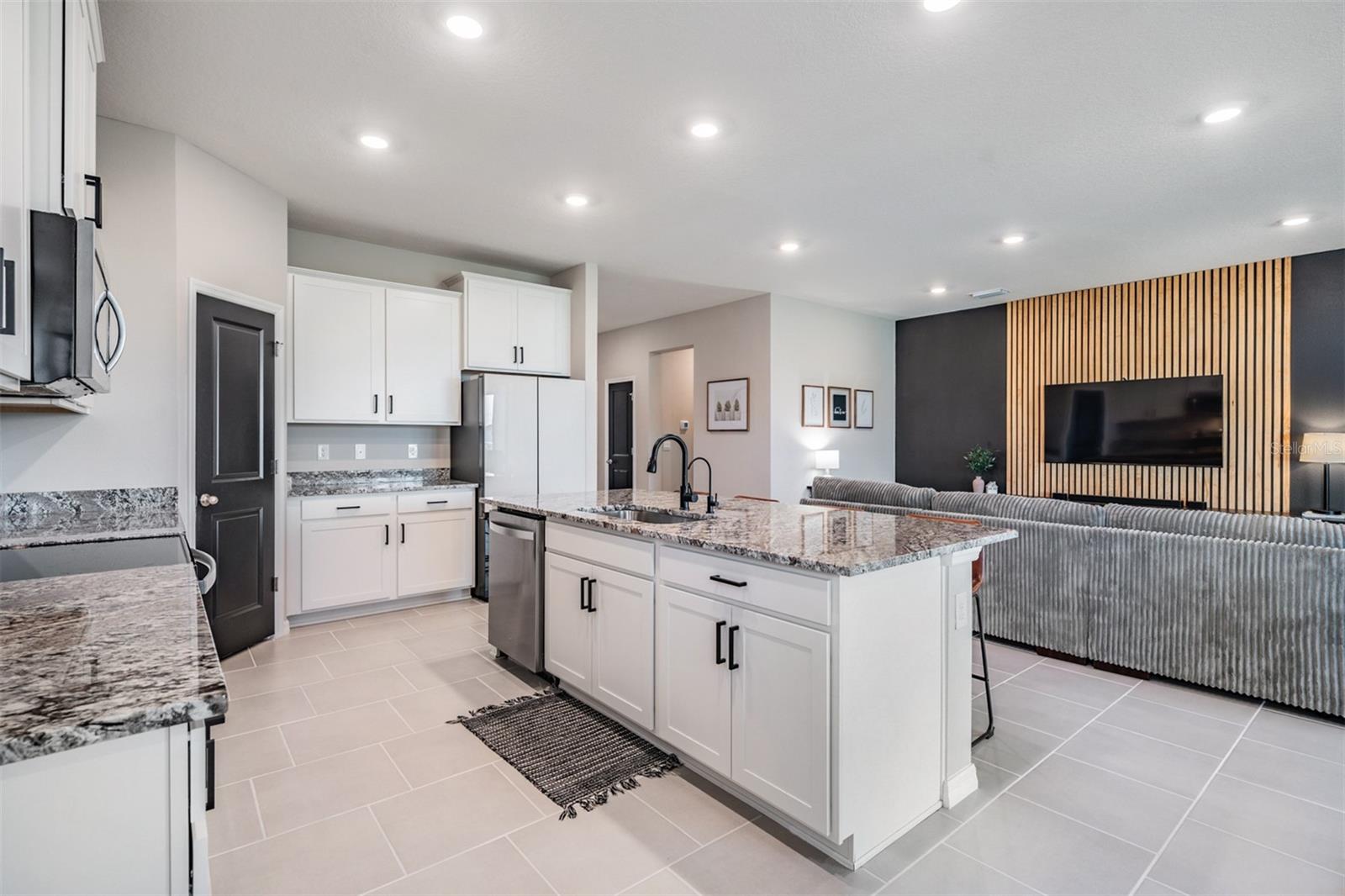 9817 ROWING DALE BND