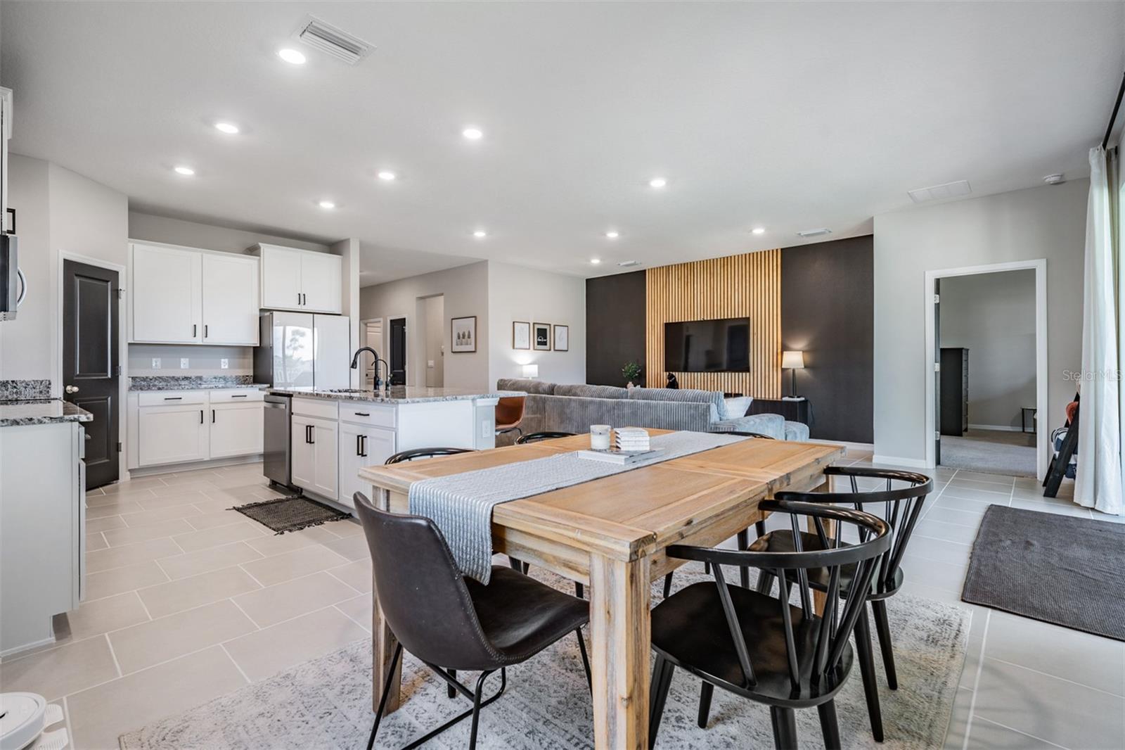 9817 ROWING DALE BND