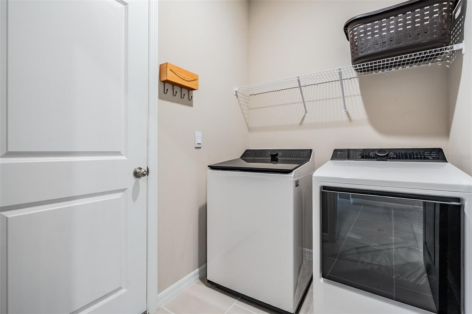 9817 ROWING DALE BND