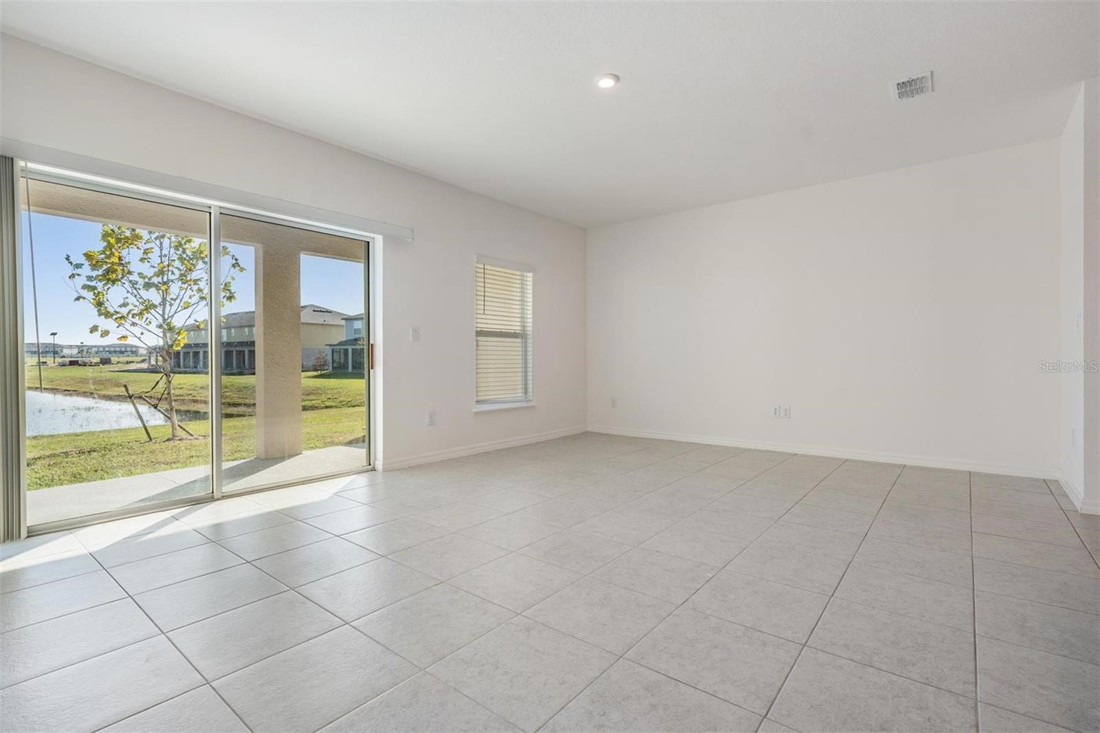 32096 POND APPLE BND