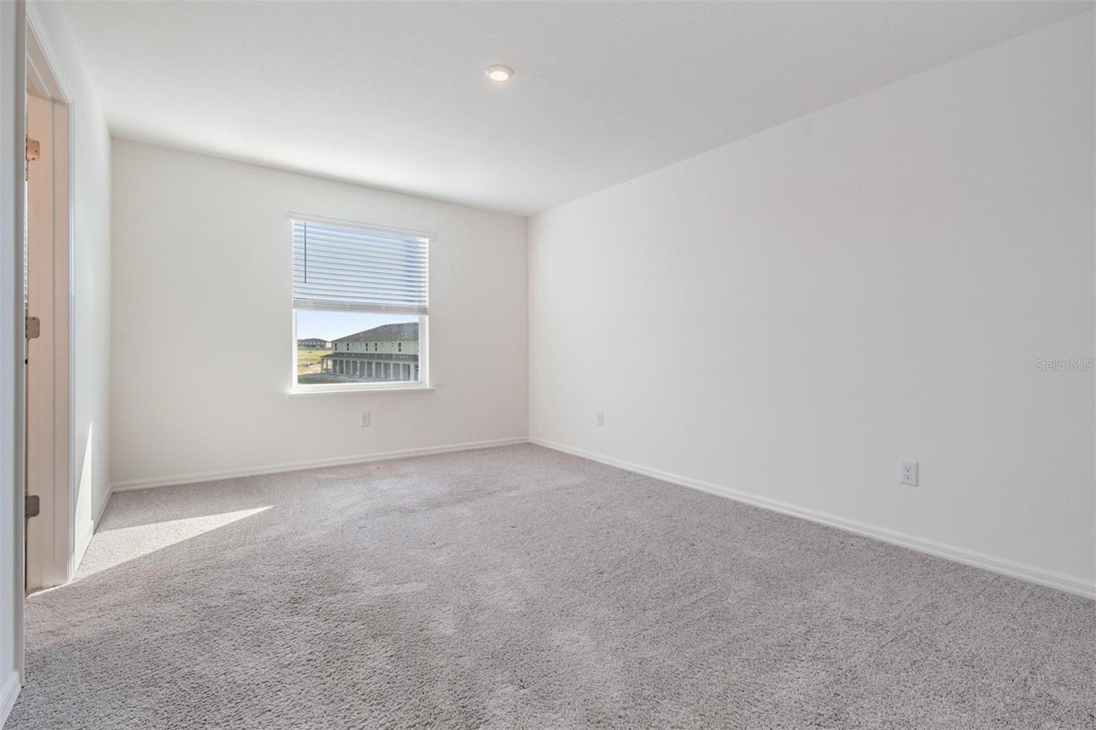 32096 POND APPLE BND