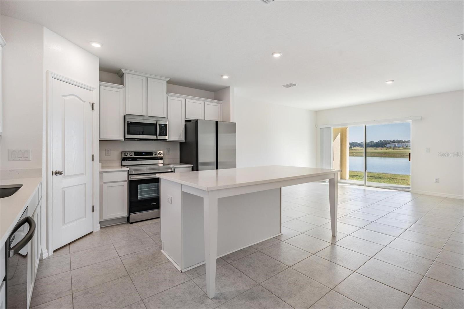 32096 POND APPLE BND