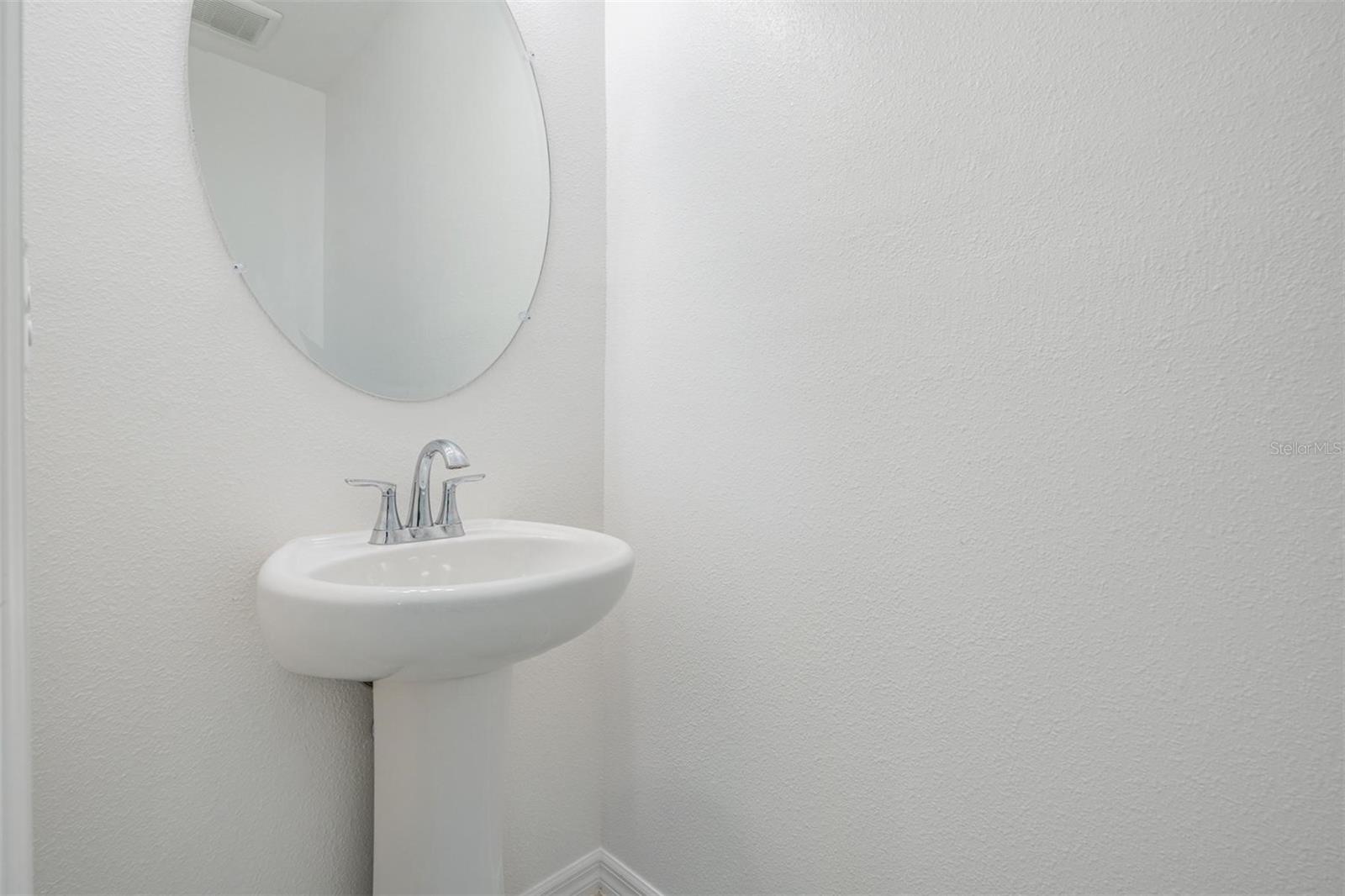 32096 POND APPLE BND