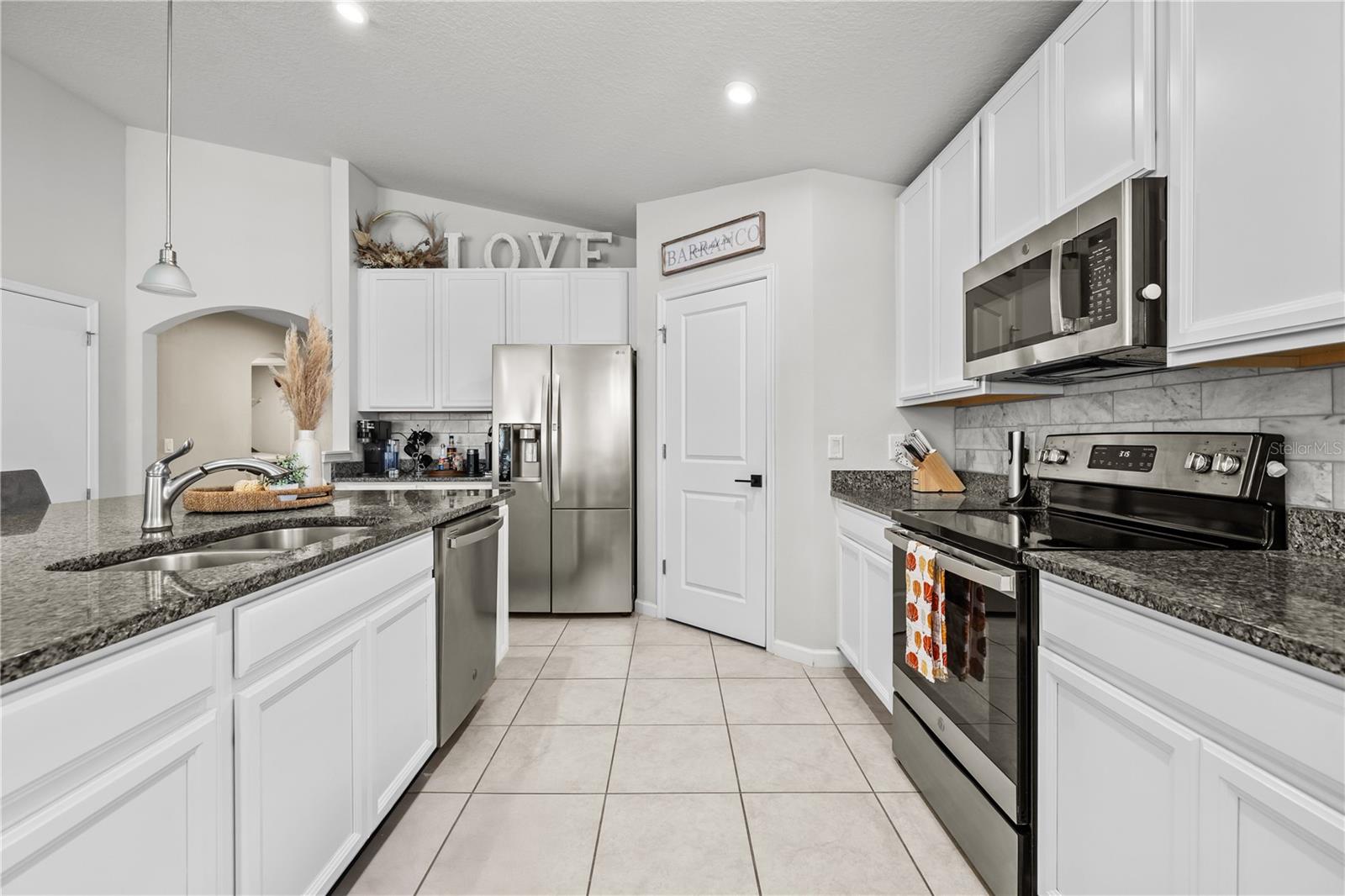 18446 HUNTERS MEADOW WALK