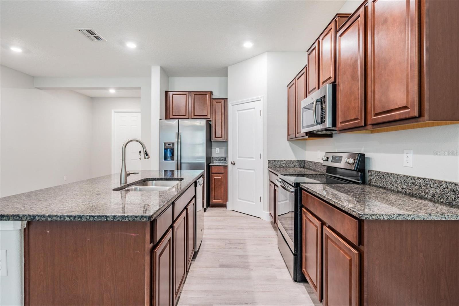 8082 ROLLING SHELL TRL