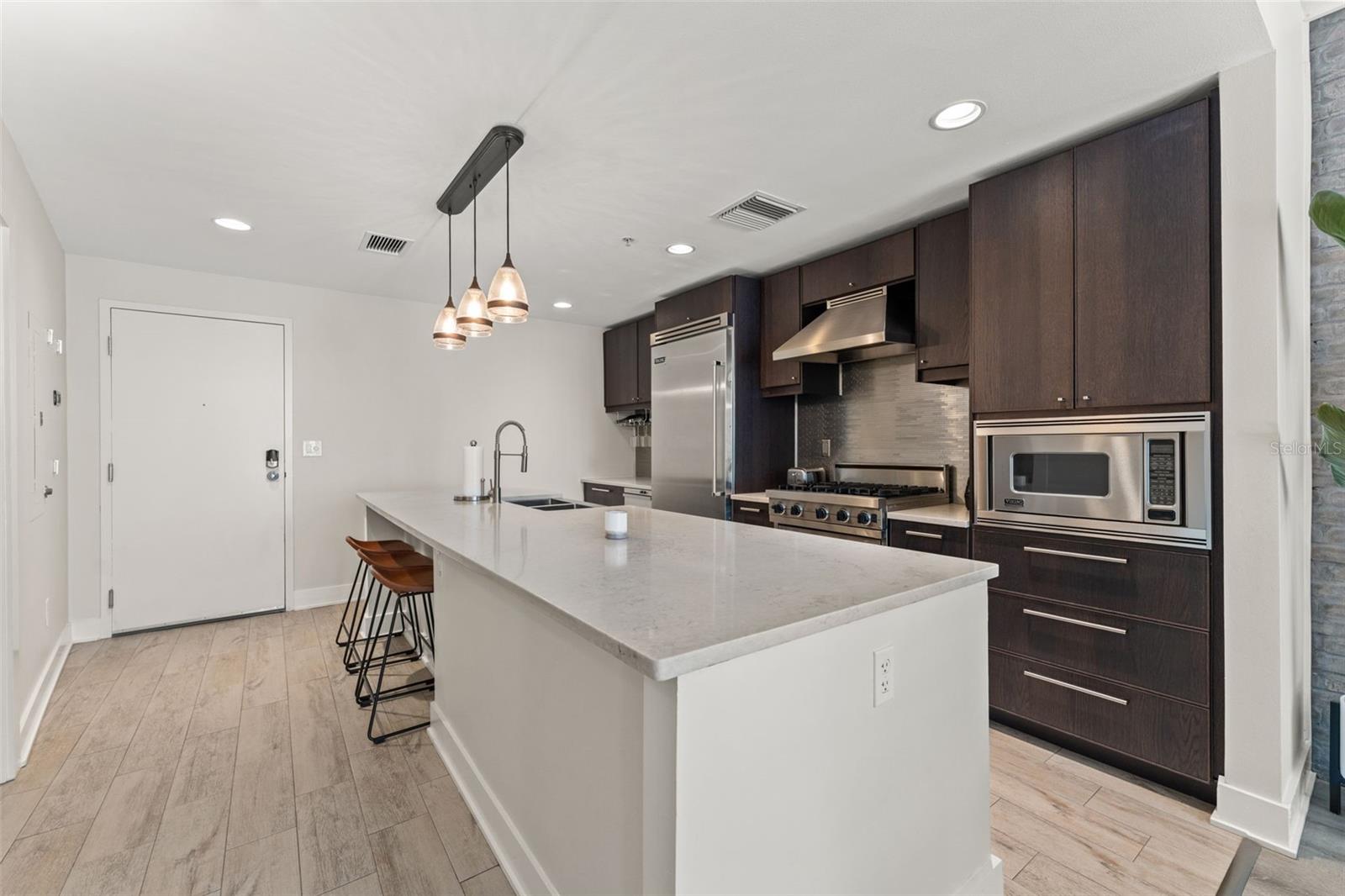 1120 E KENNEDY BLVD #413