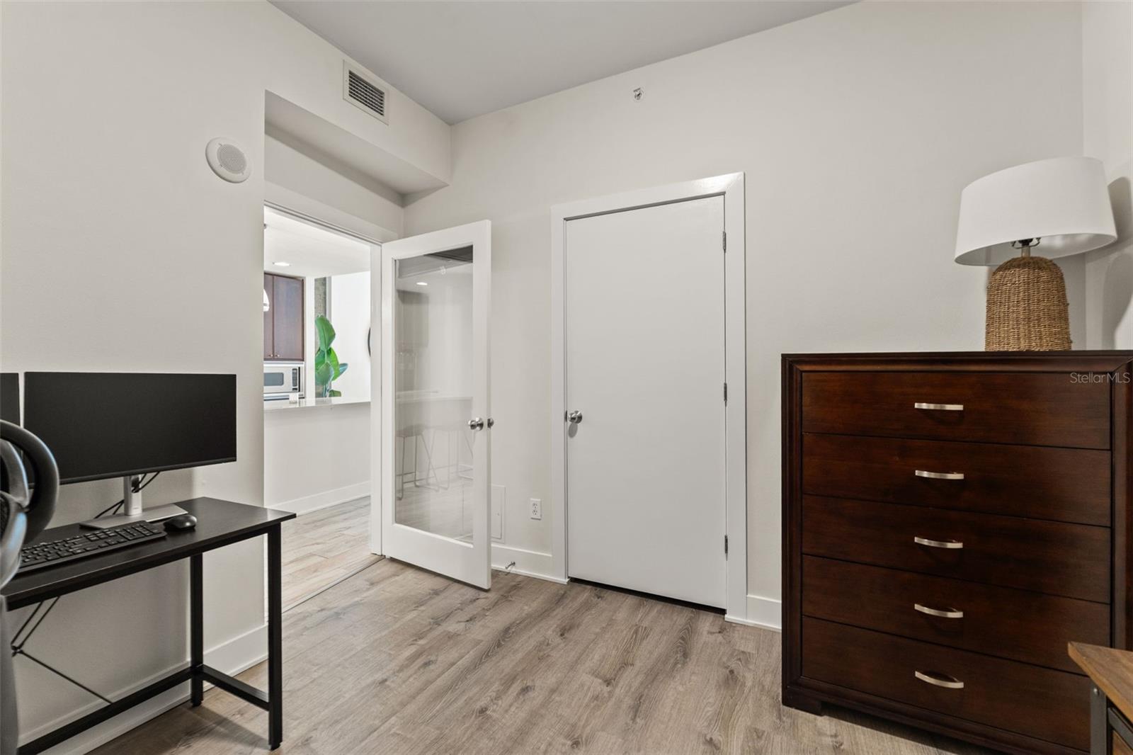 1120 E KENNEDY BLVD #413