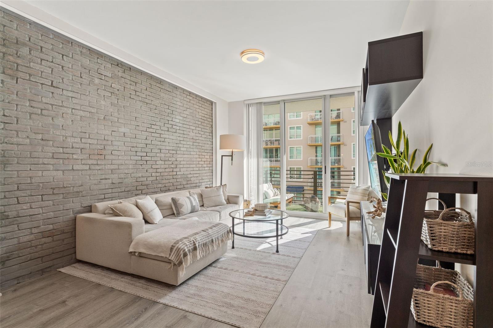 1120 E KENNEDY BLVD #413