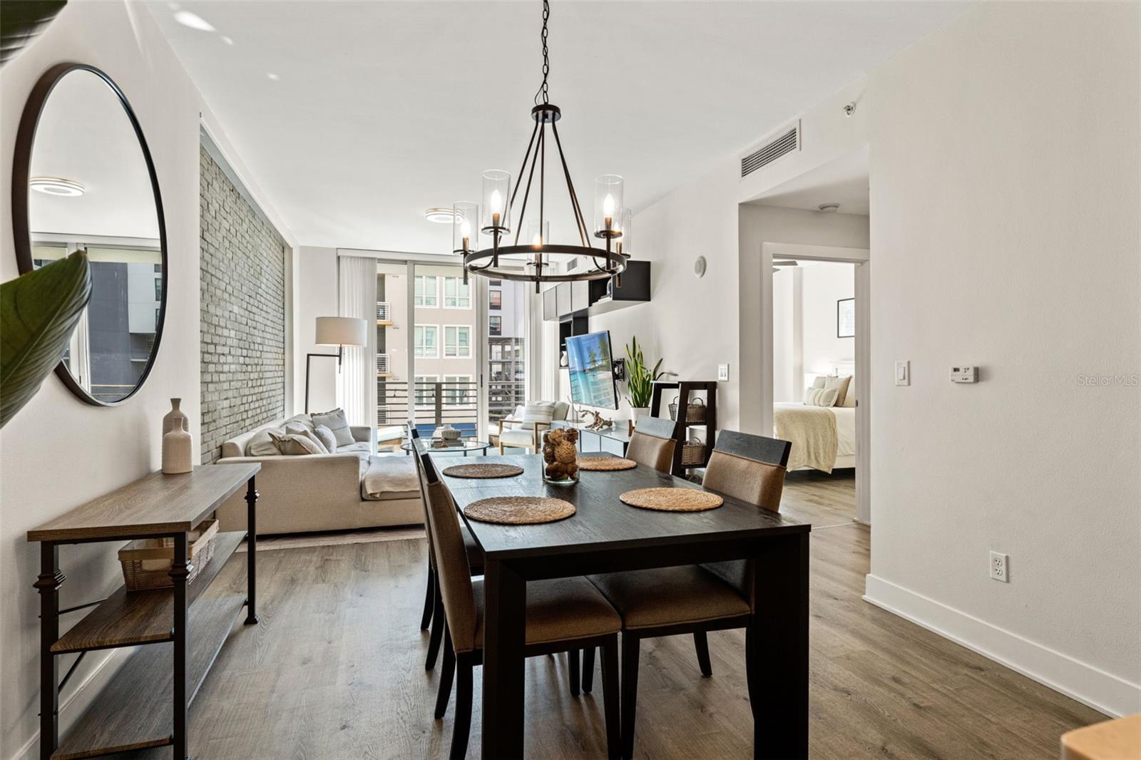 1120 E KENNEDY BLVD #413