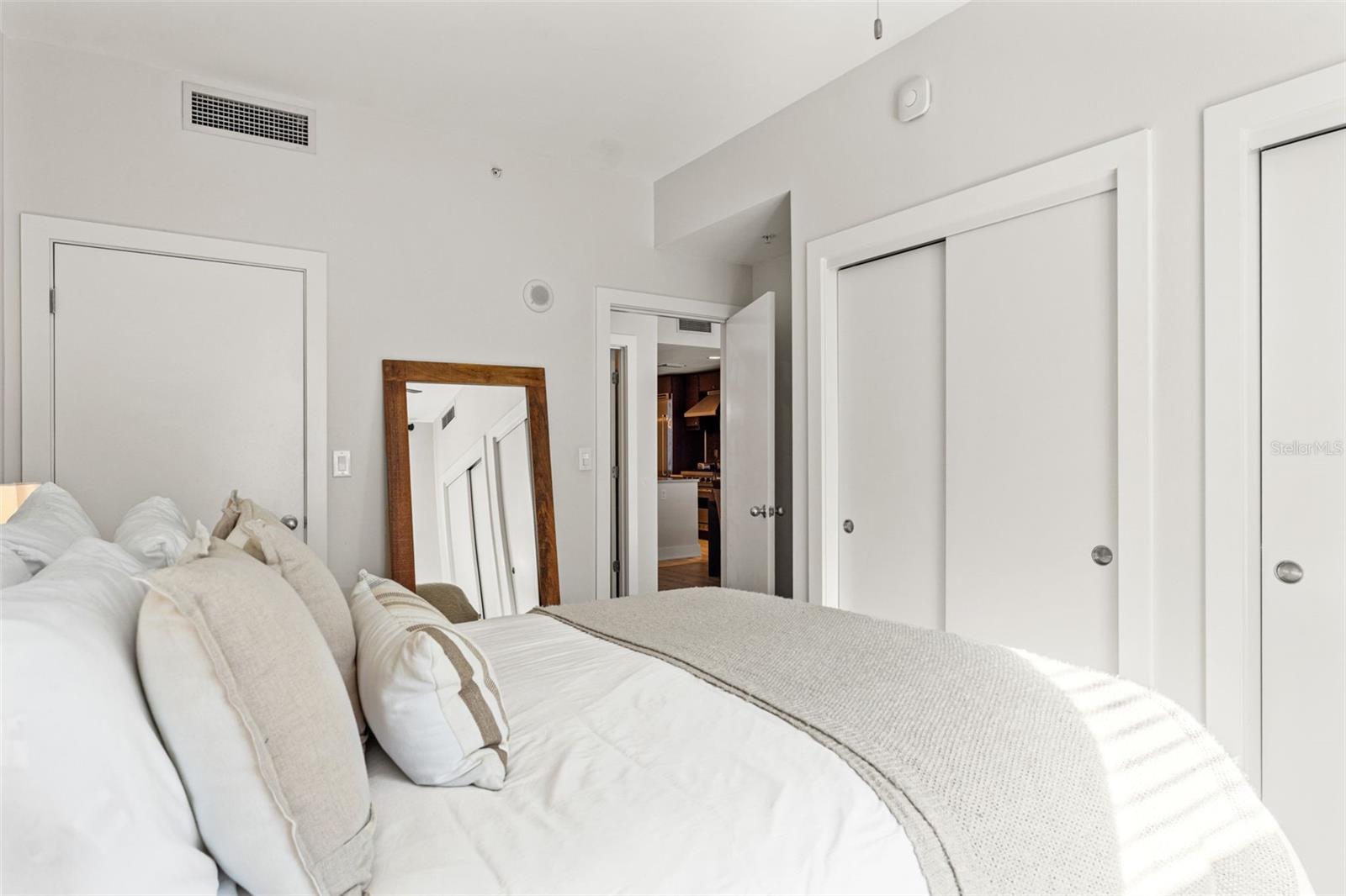 1120 E KENNEDY BLVD #413