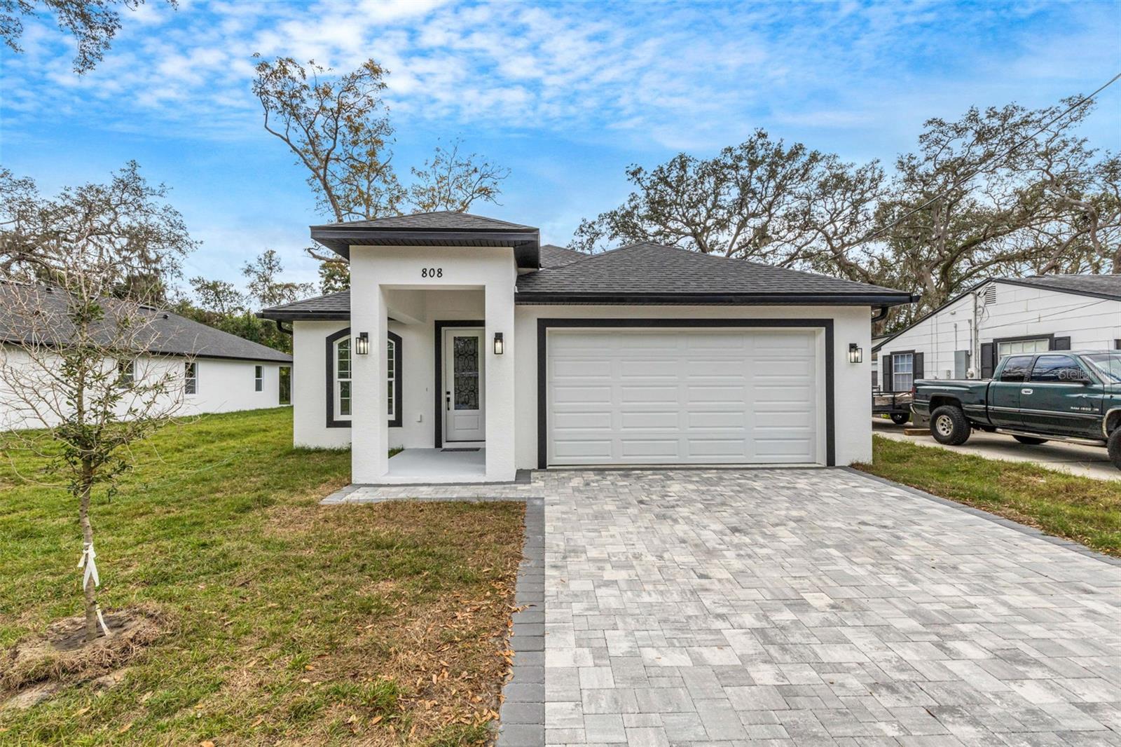 808 W LOWRY LN