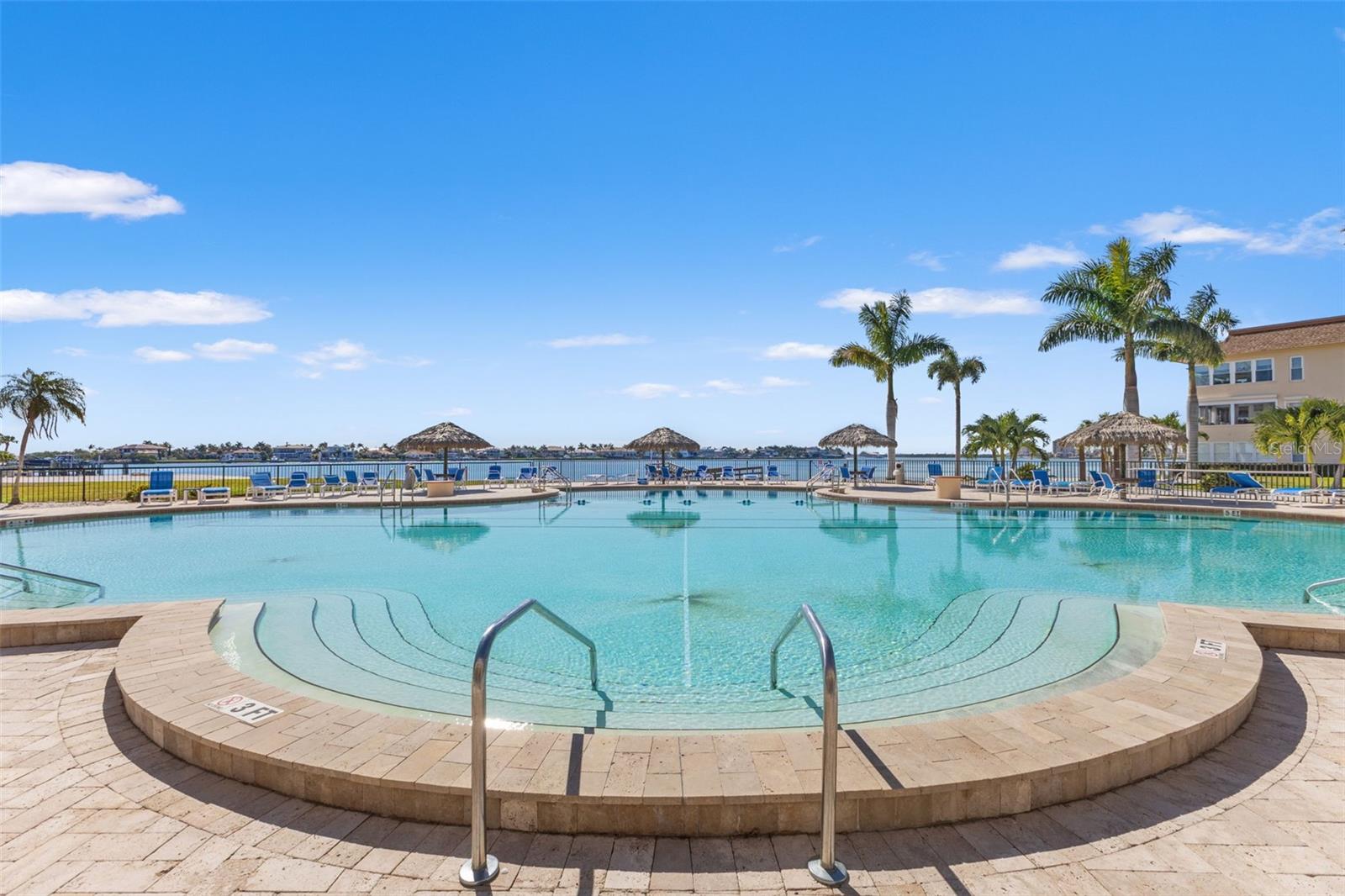 5130 BRITTANY DR S #808