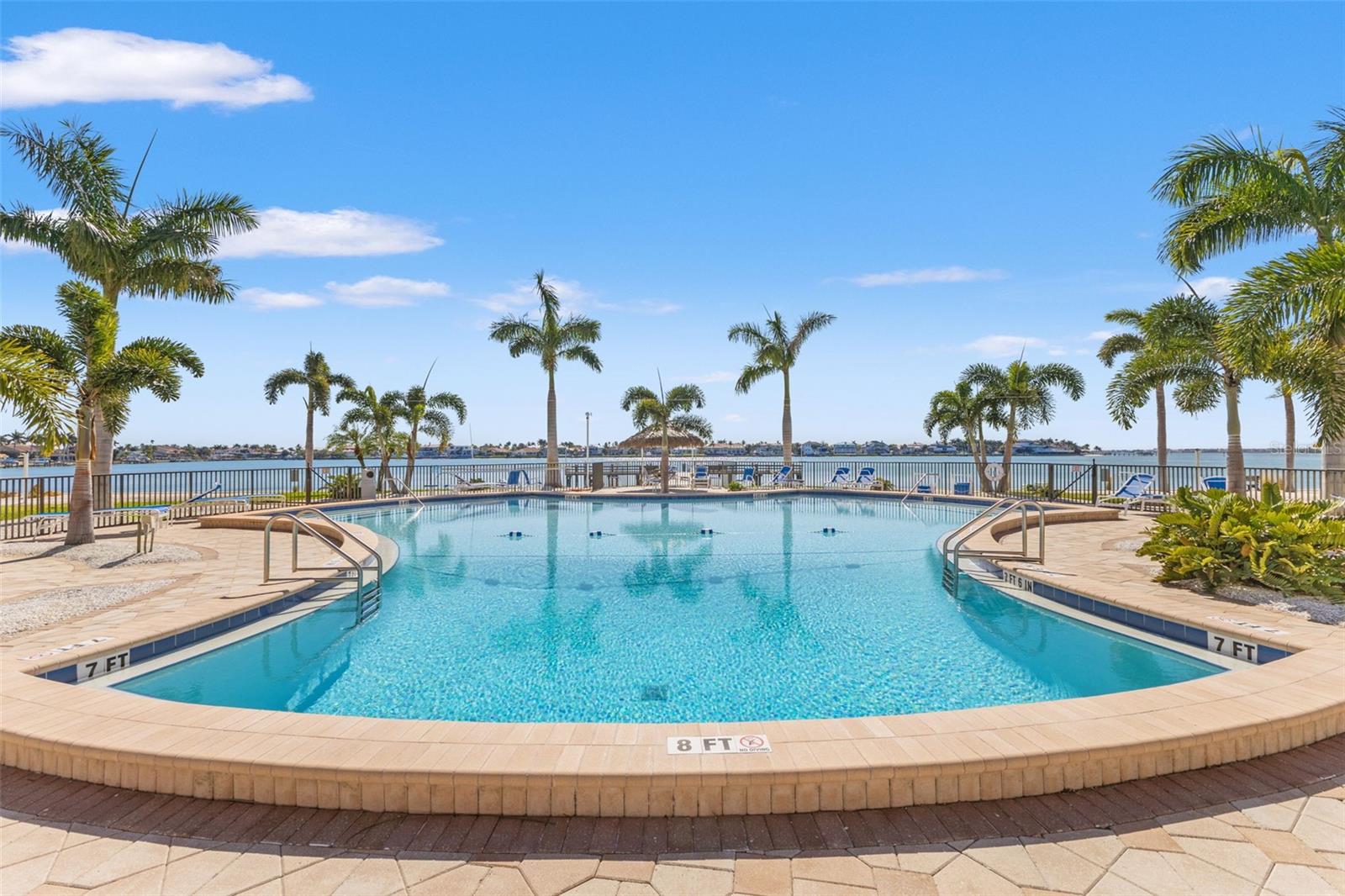 5130 BRITTANY DR S #808