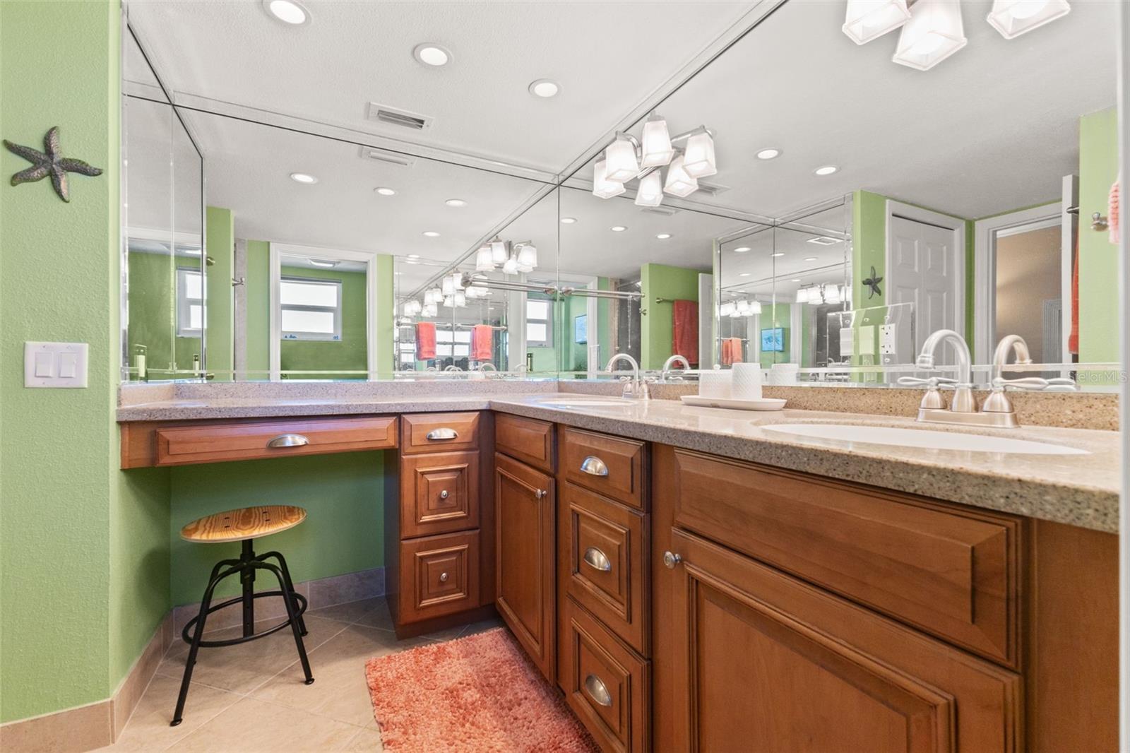 5130 BRITTANY DR S #808