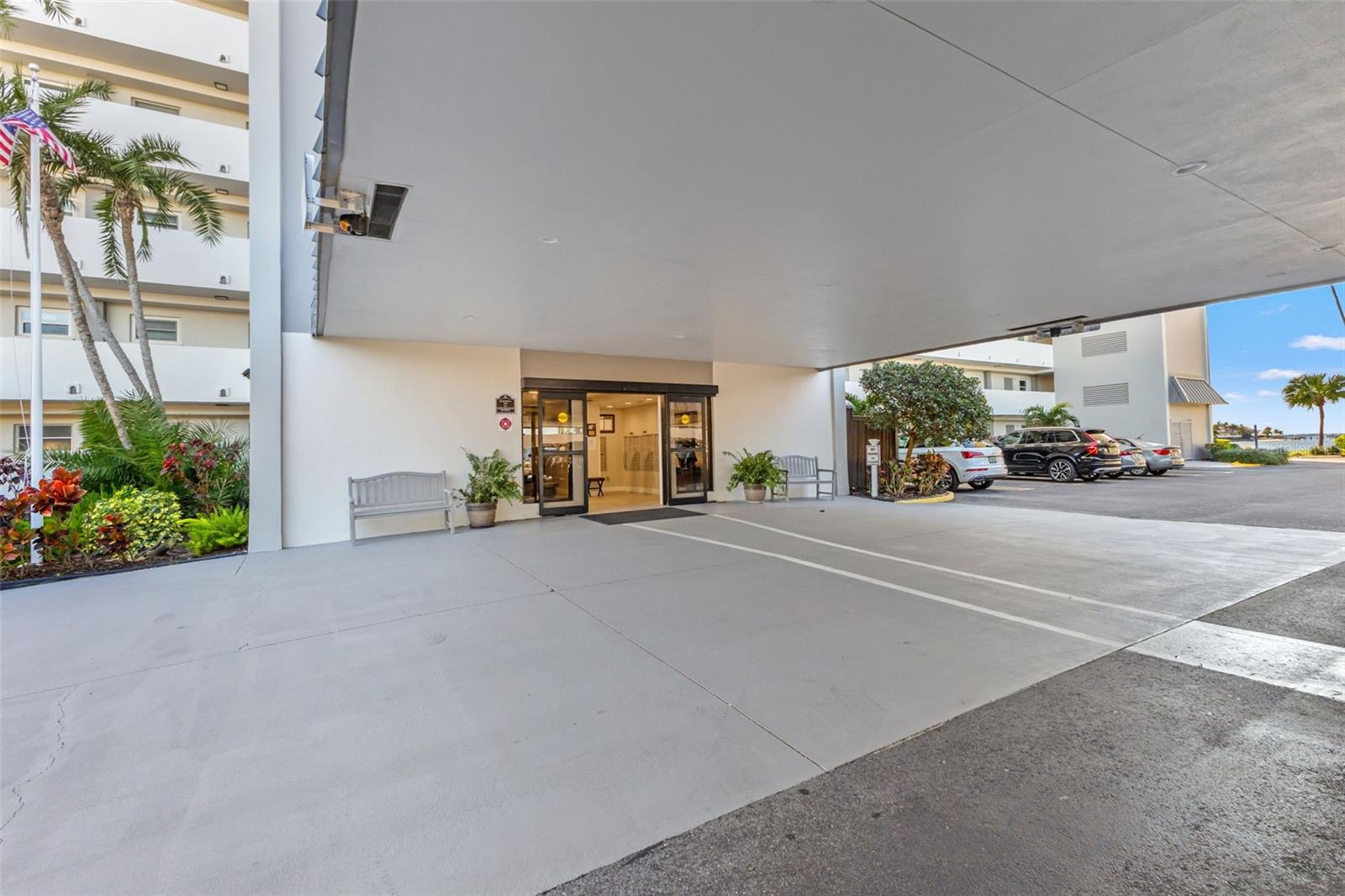 5130 BRITTANY DR S #808