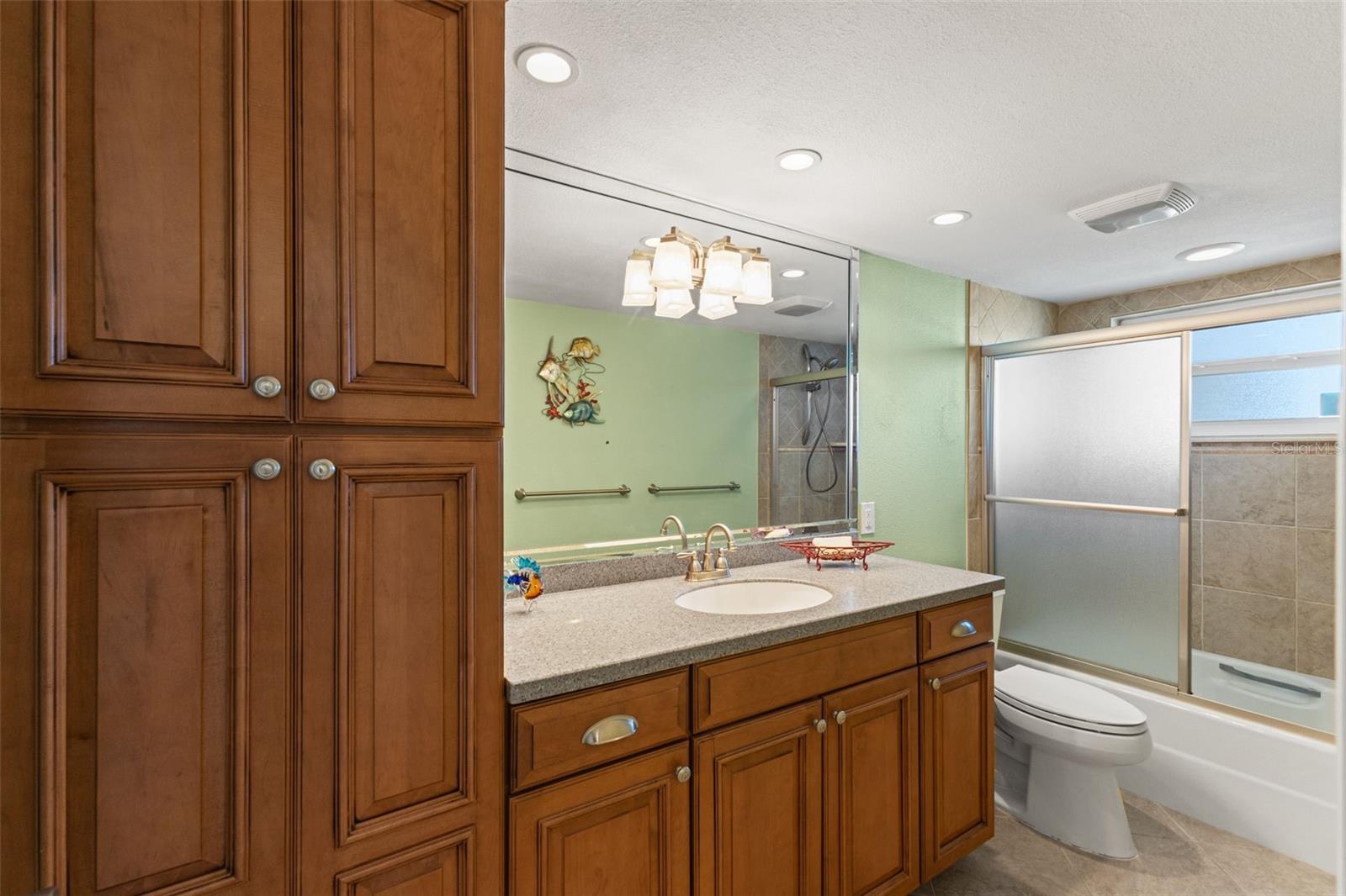 5130 BRITTANY DR S #808