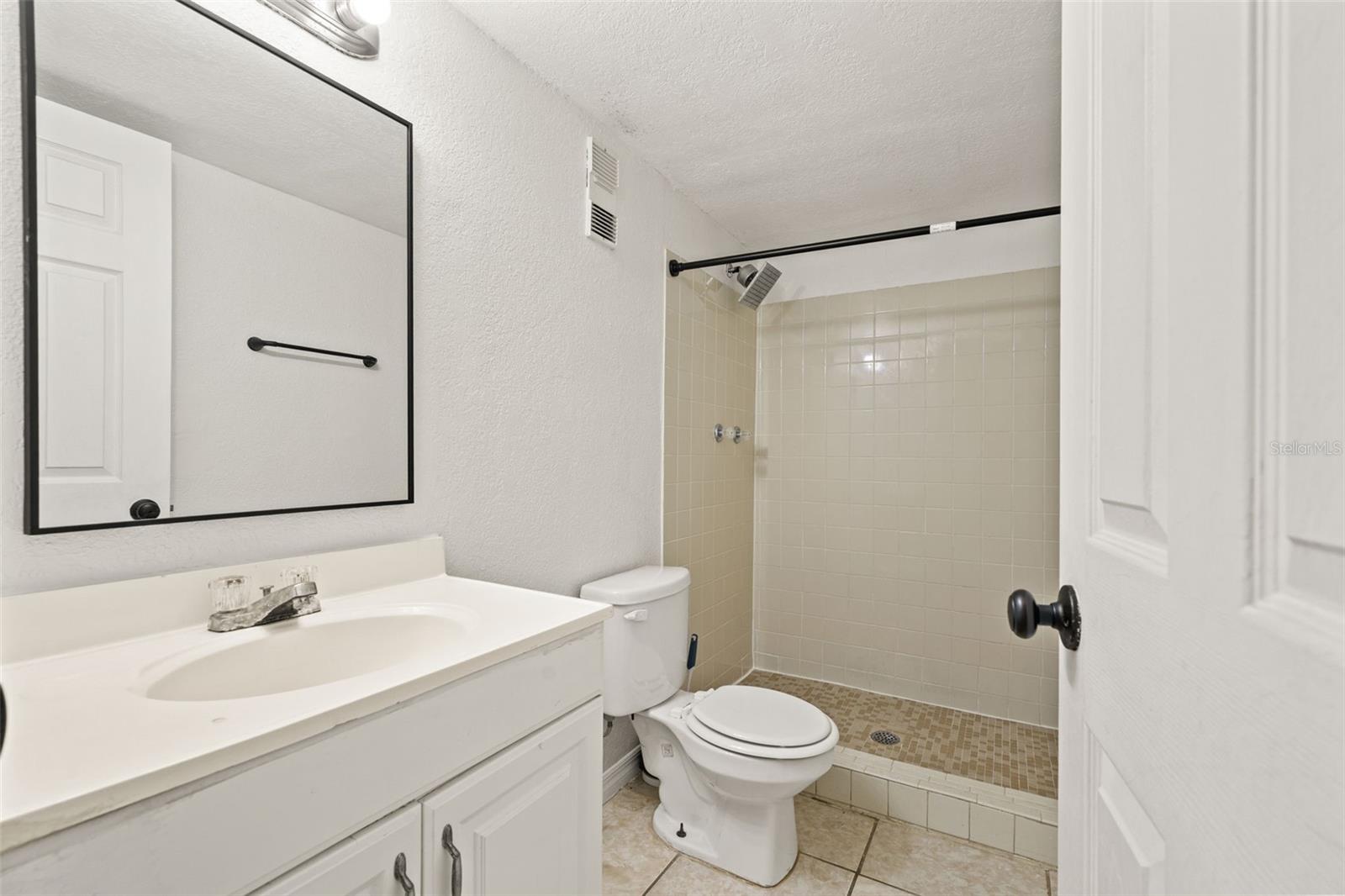 14415 AMERICAN CIRCLE #104