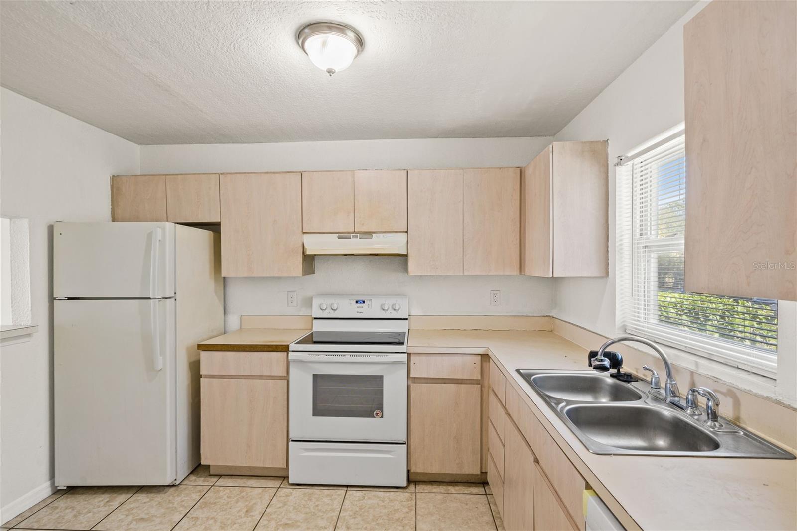 14415 AMERICAN CIRCLE #104