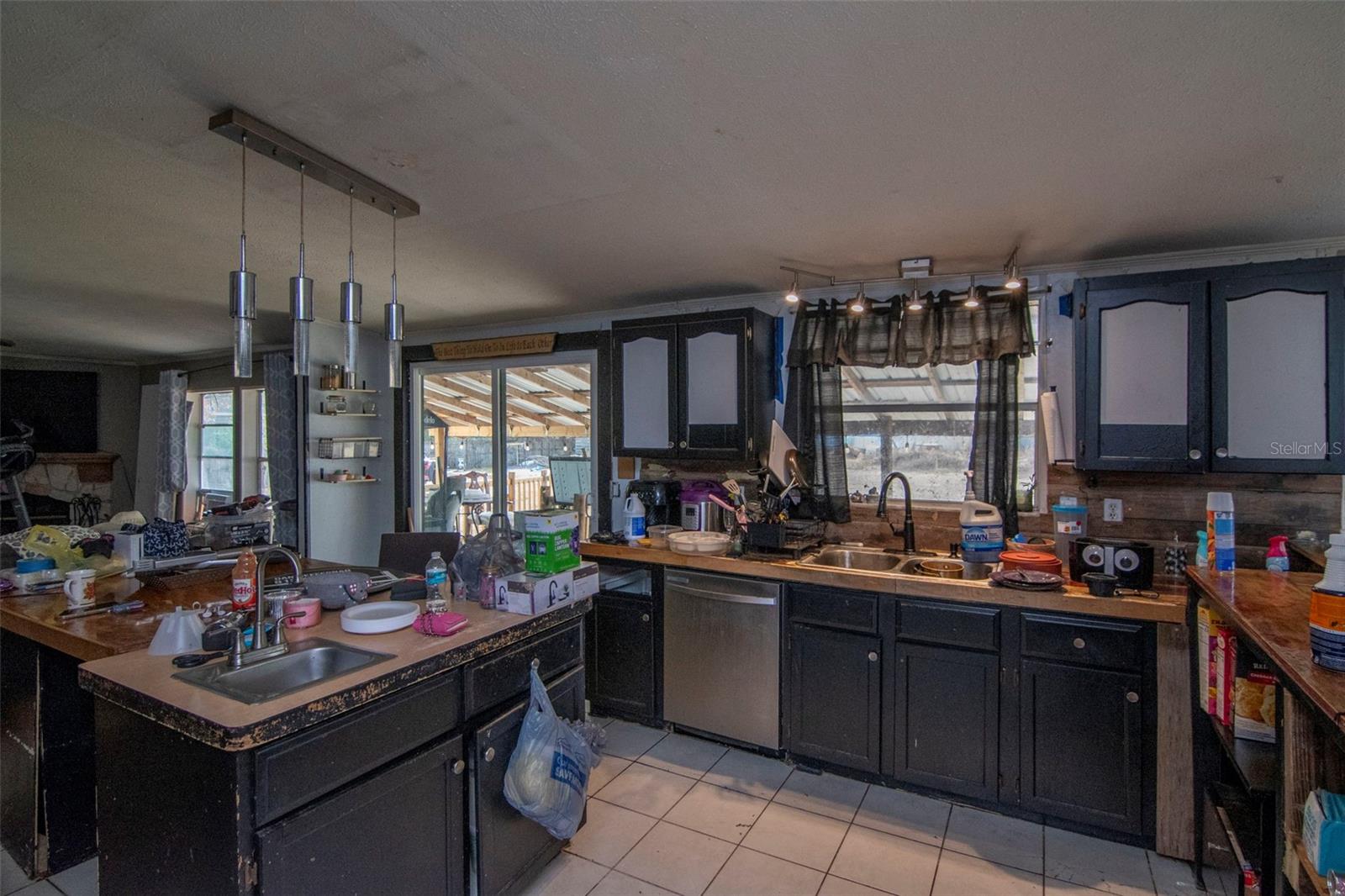 6905 W KNIGHTS GRIFFIN RD