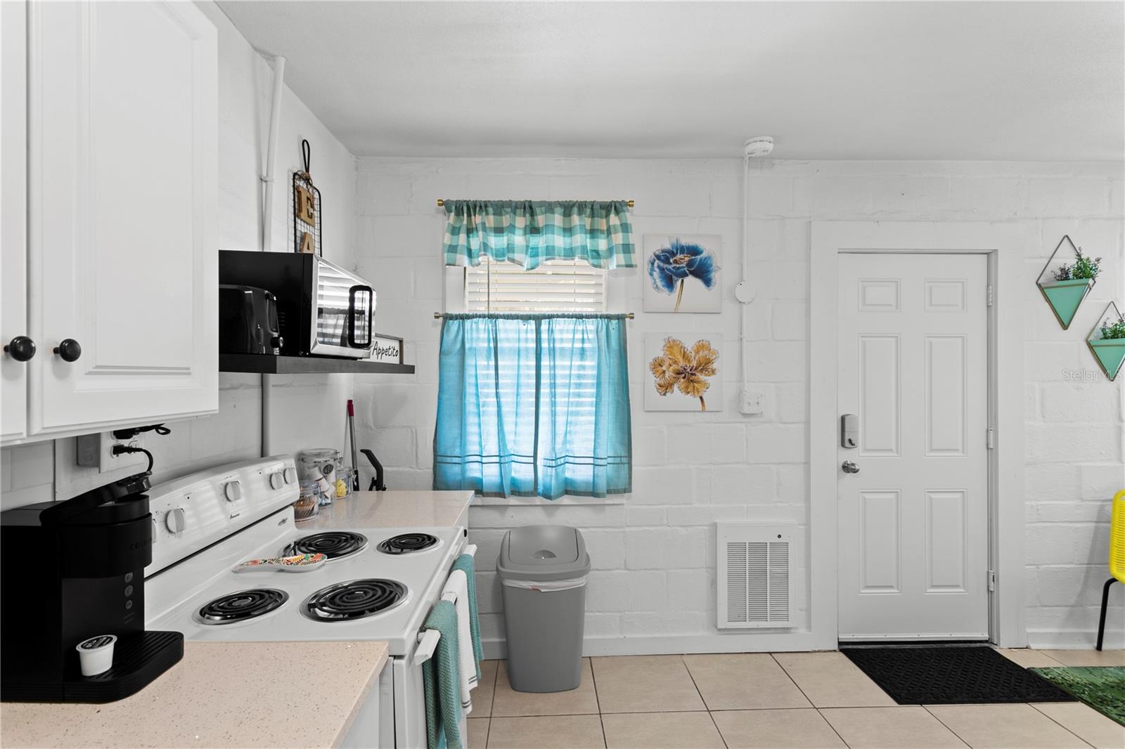 1305 S BERMUDA BLVD #A