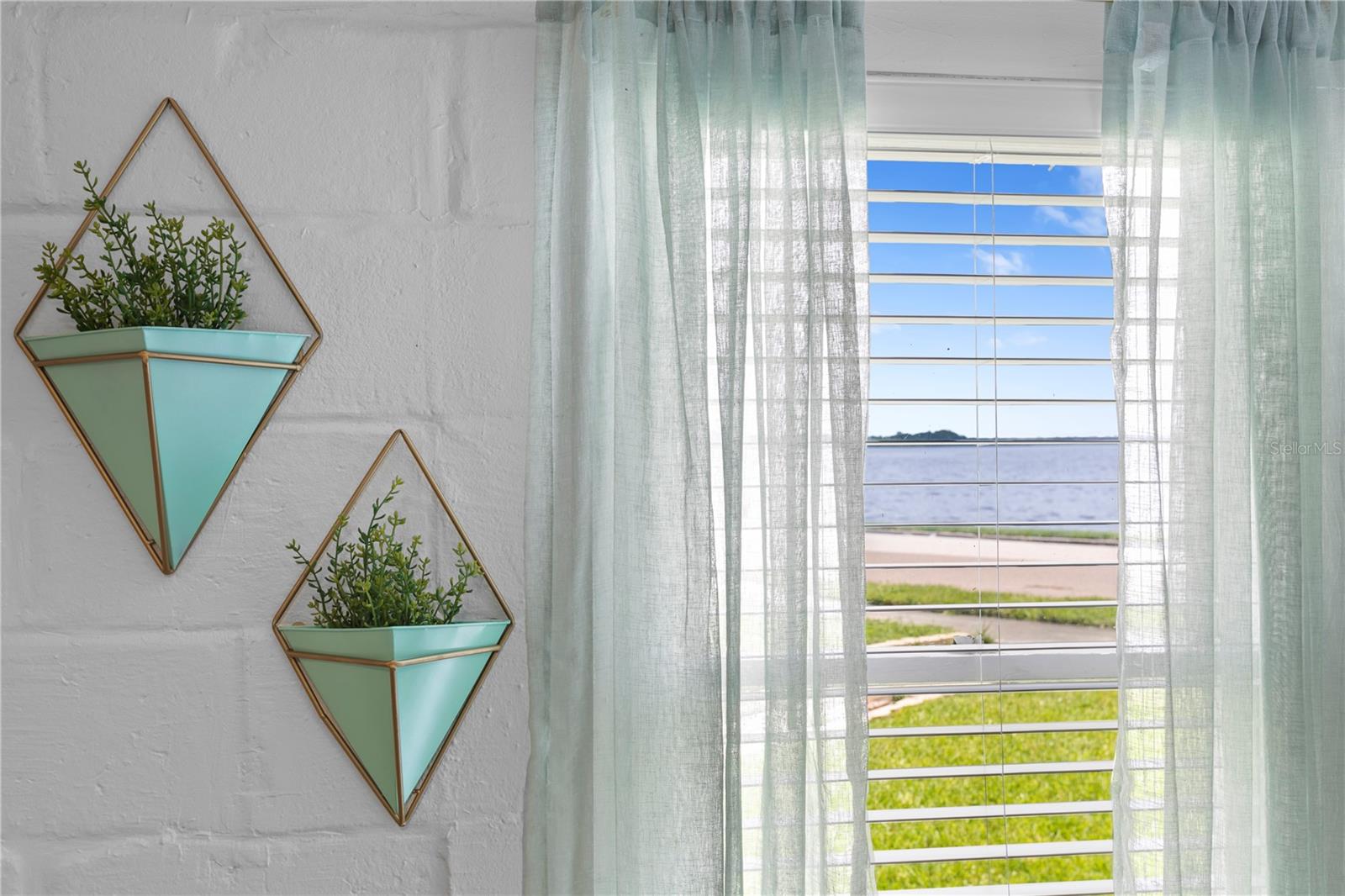 1305 S BERMUDA BLVD #A