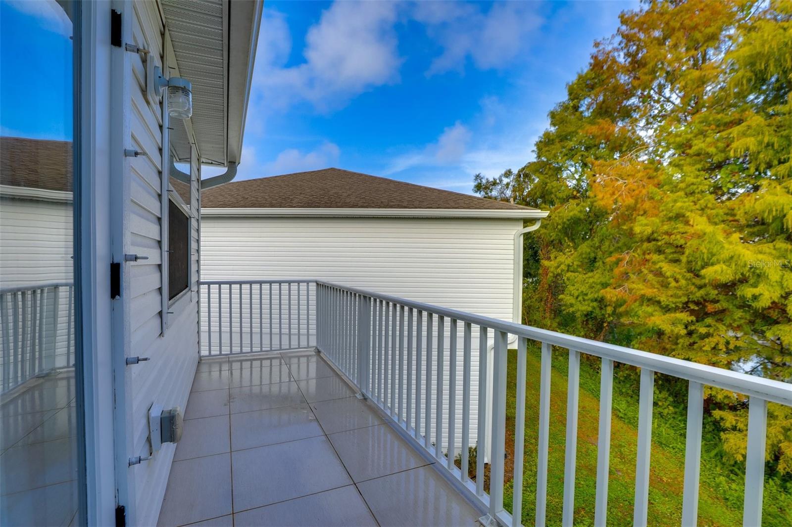 2441 6TH AVENUE DR E