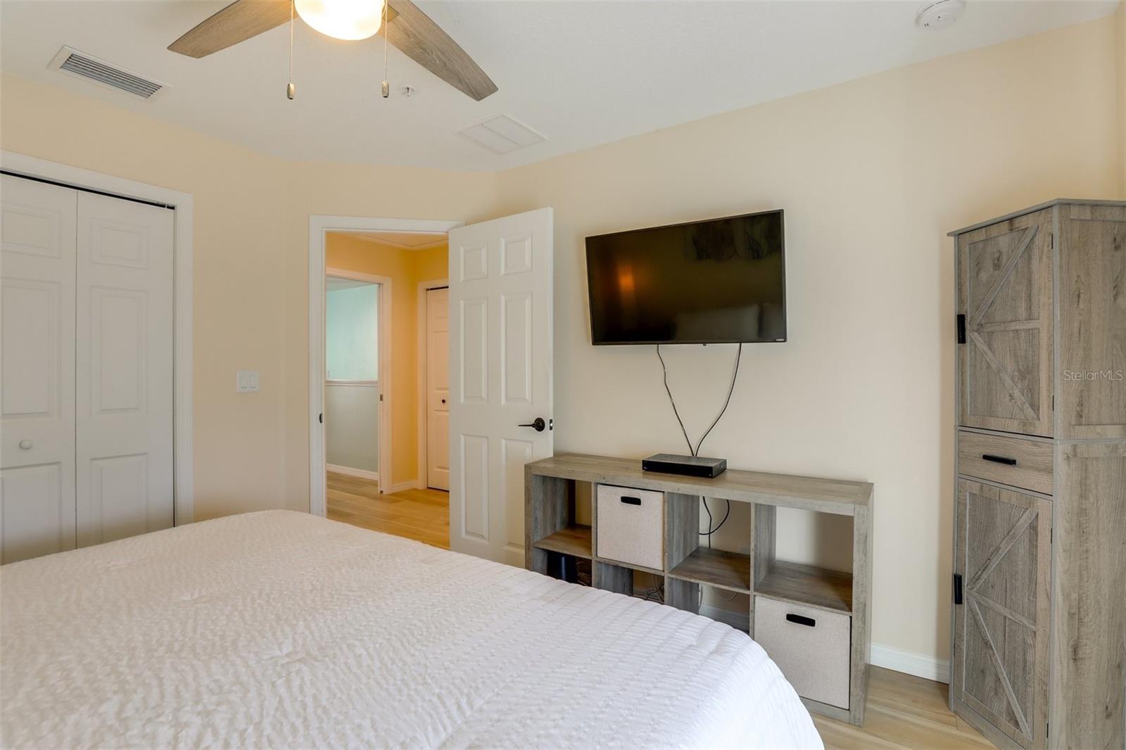 2441 6TH AVENUE DR E