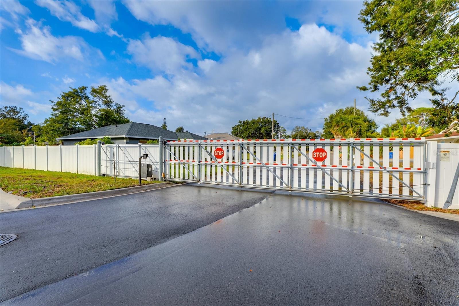 2441 6TH AVENUE DR E