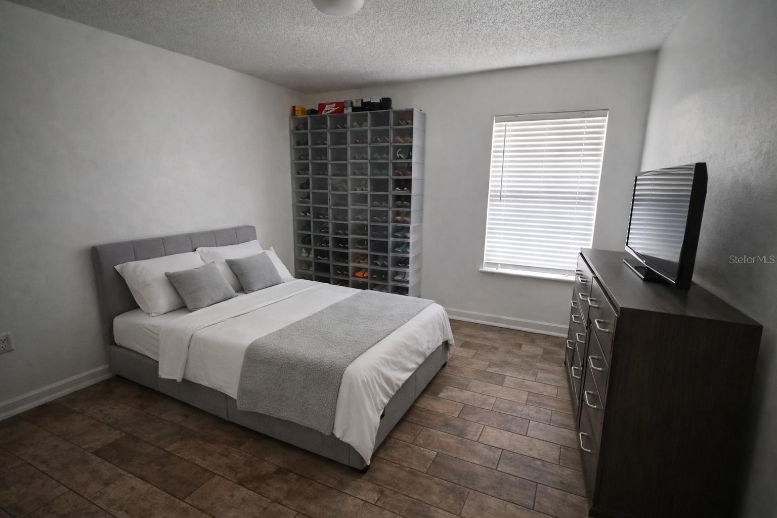 10200 GANDY BLVD N #816